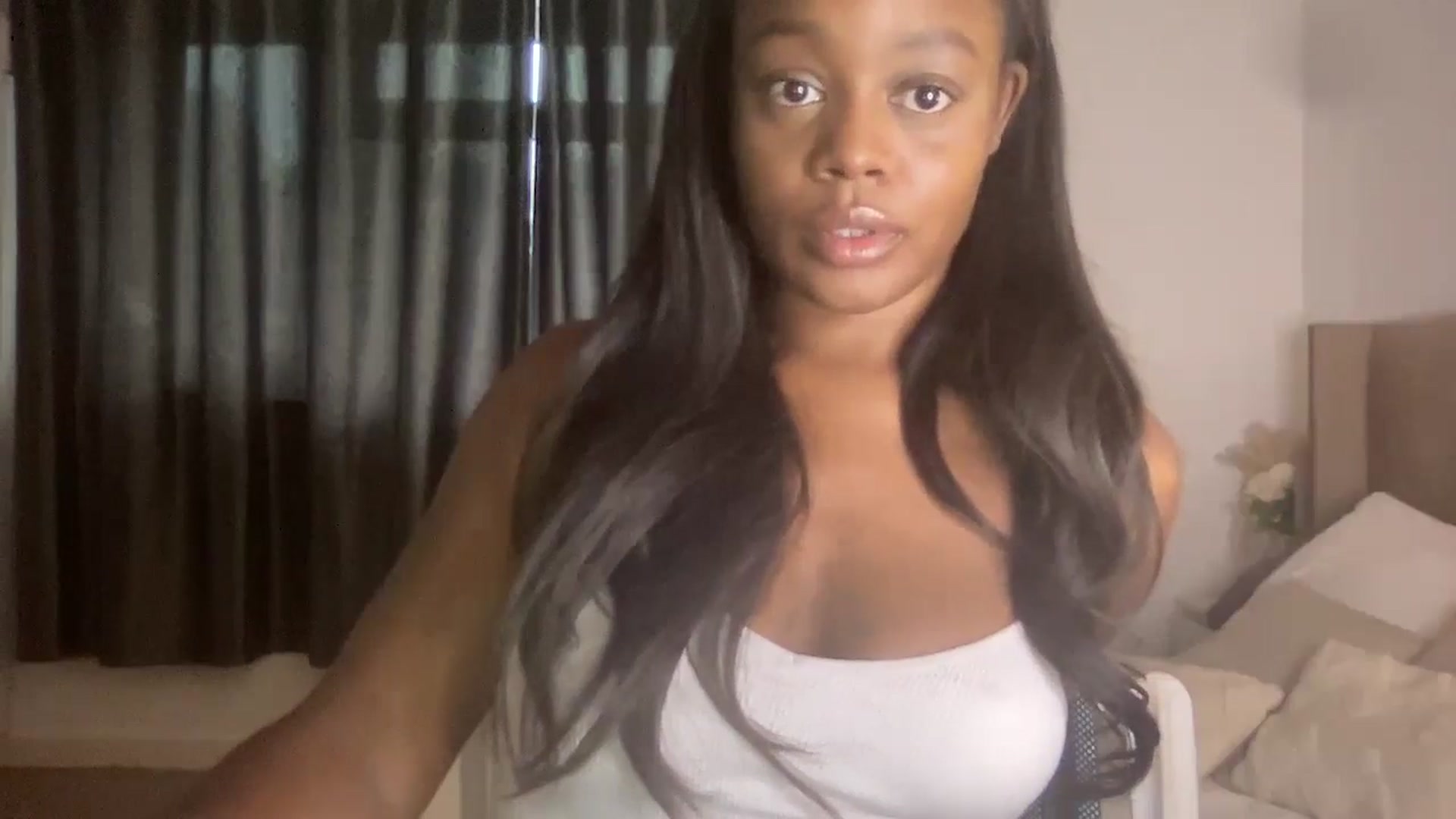 Gallery image thumbnail from SweetXEbony1's myfreecams stream on, 11/11/2024, 08:40 image 19 of 20