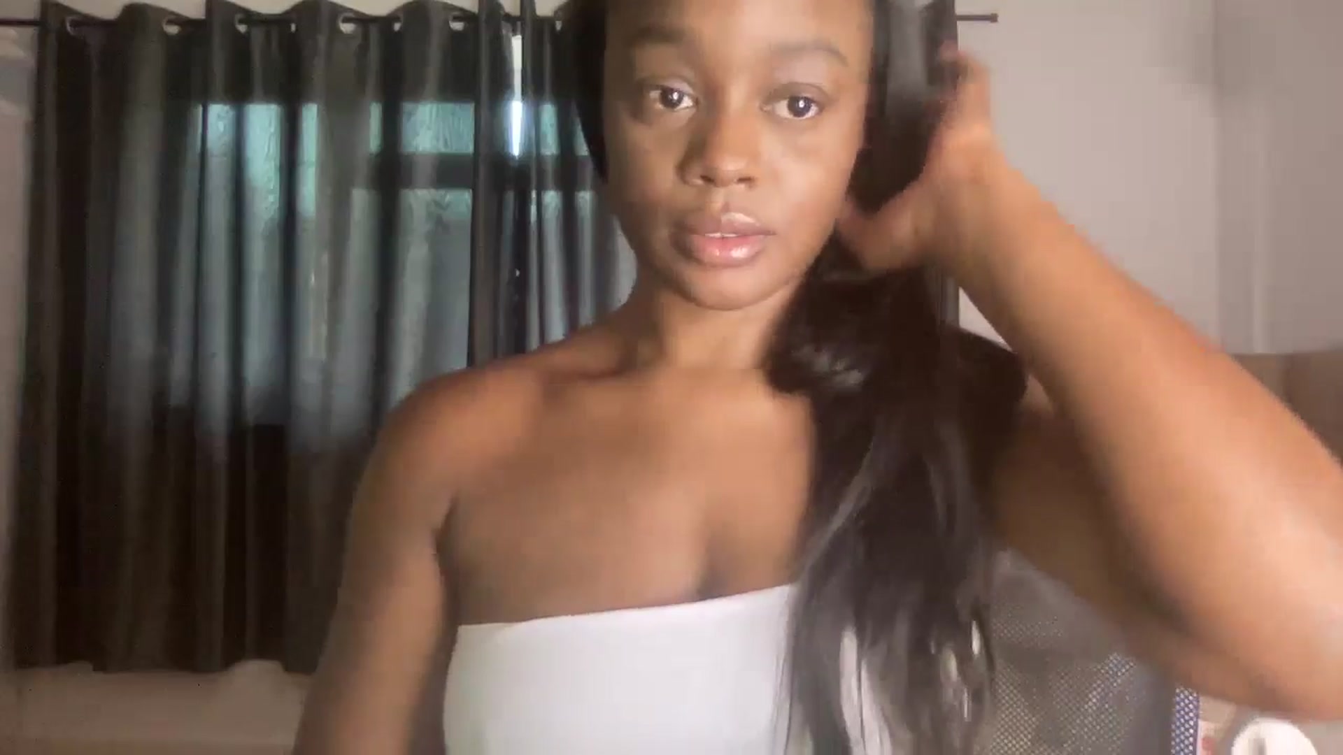 Gallery image thumbnail from SweetXEbony1's myfreecams stream on, 11/14/2024, 08:40 image 18 of 20