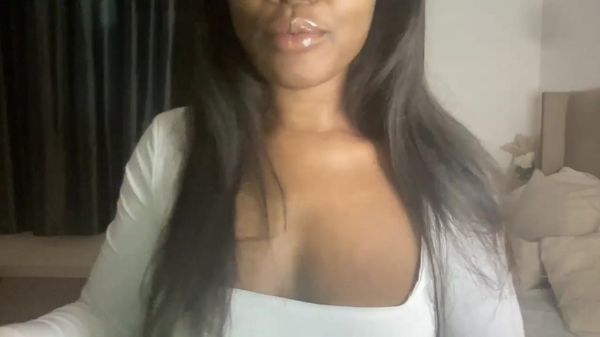 Gallery image thumbnail from SweetXEbony1's myfreecams stream on, 11/26/2024, 08:11 image 11 of 20