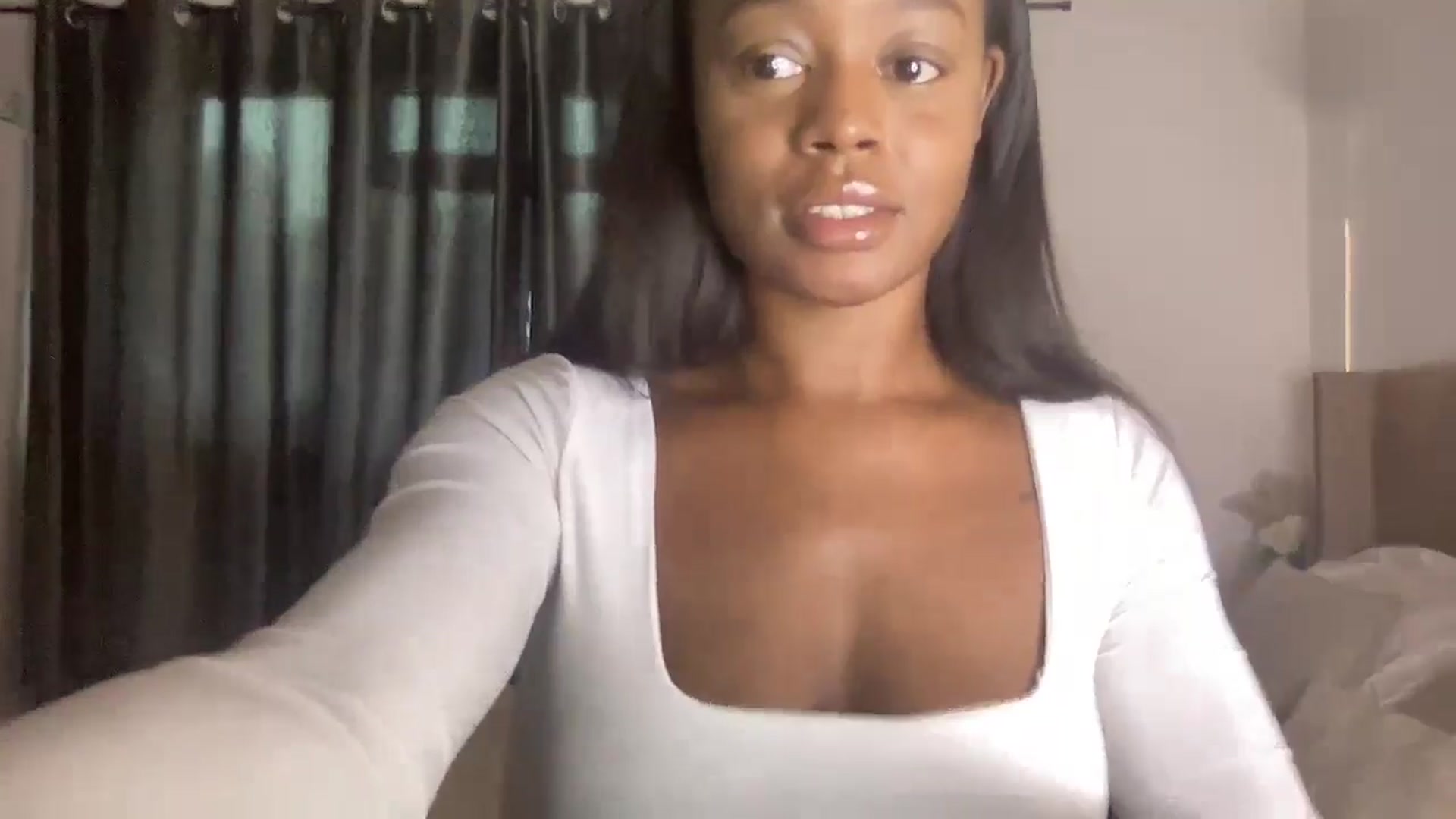 Gallery image thumbnail from SweetXEbony1's myfreecams stream on, 12/04/2024, 08:58 image 10 of 20