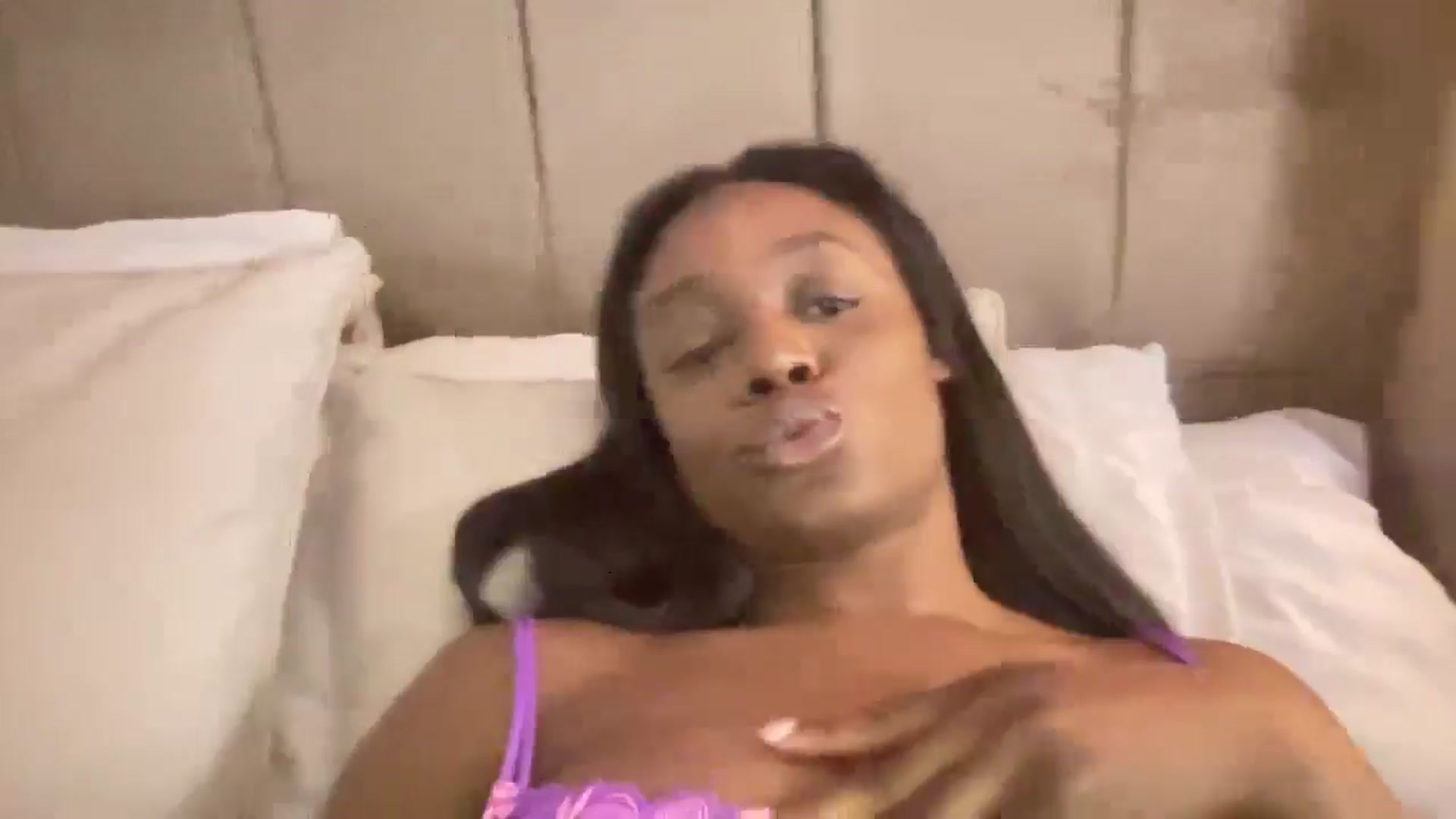 Gallery image thumbnail from SweetXEbony1's myfreecams stream on, 02/13/2025, 11:00 image 17 of 20