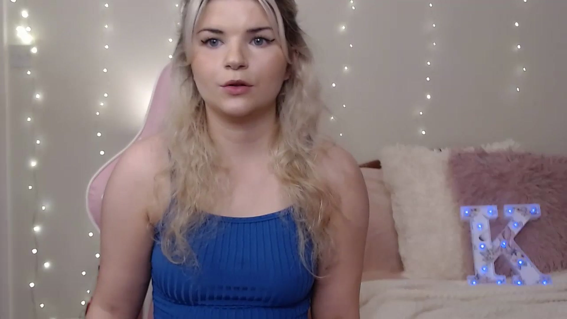 Gallery image thumbnail from Sweet_Kim's myfreecams stream on, 07/25/2023, 07:36 image 13 of 20