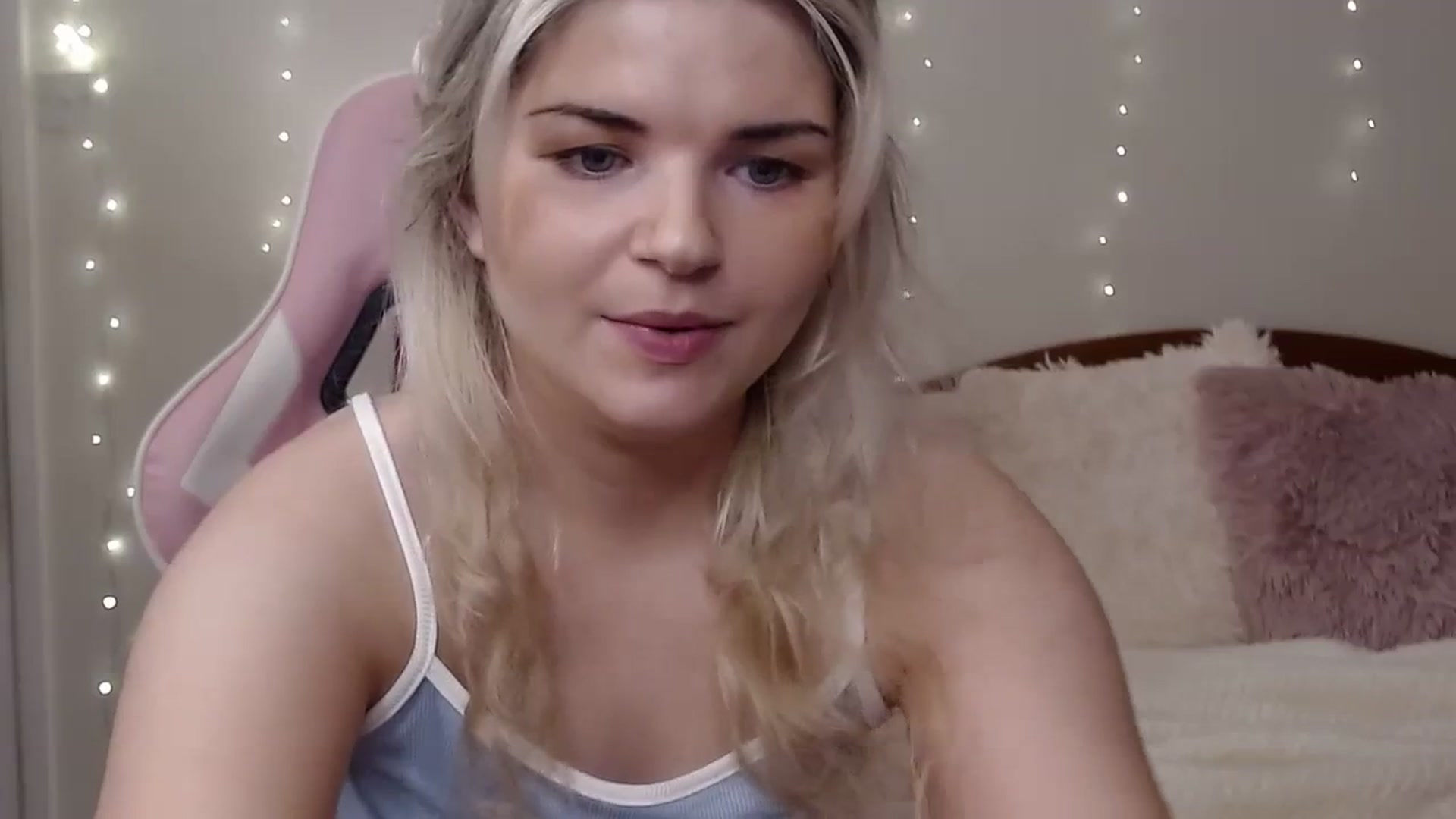 Gallery image thumbnail from Sweet_Kim's myfreecams stream on, 07/26/2023, 08:53 image 3 of 20