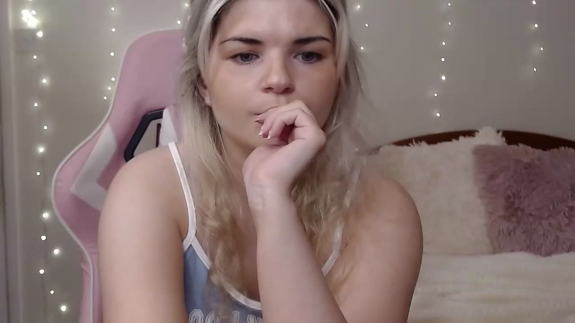 Gallery image thumbnail from Sweet_Kim's myfreecams stream on, 07/26/2023, 08:53 image 6 of 20