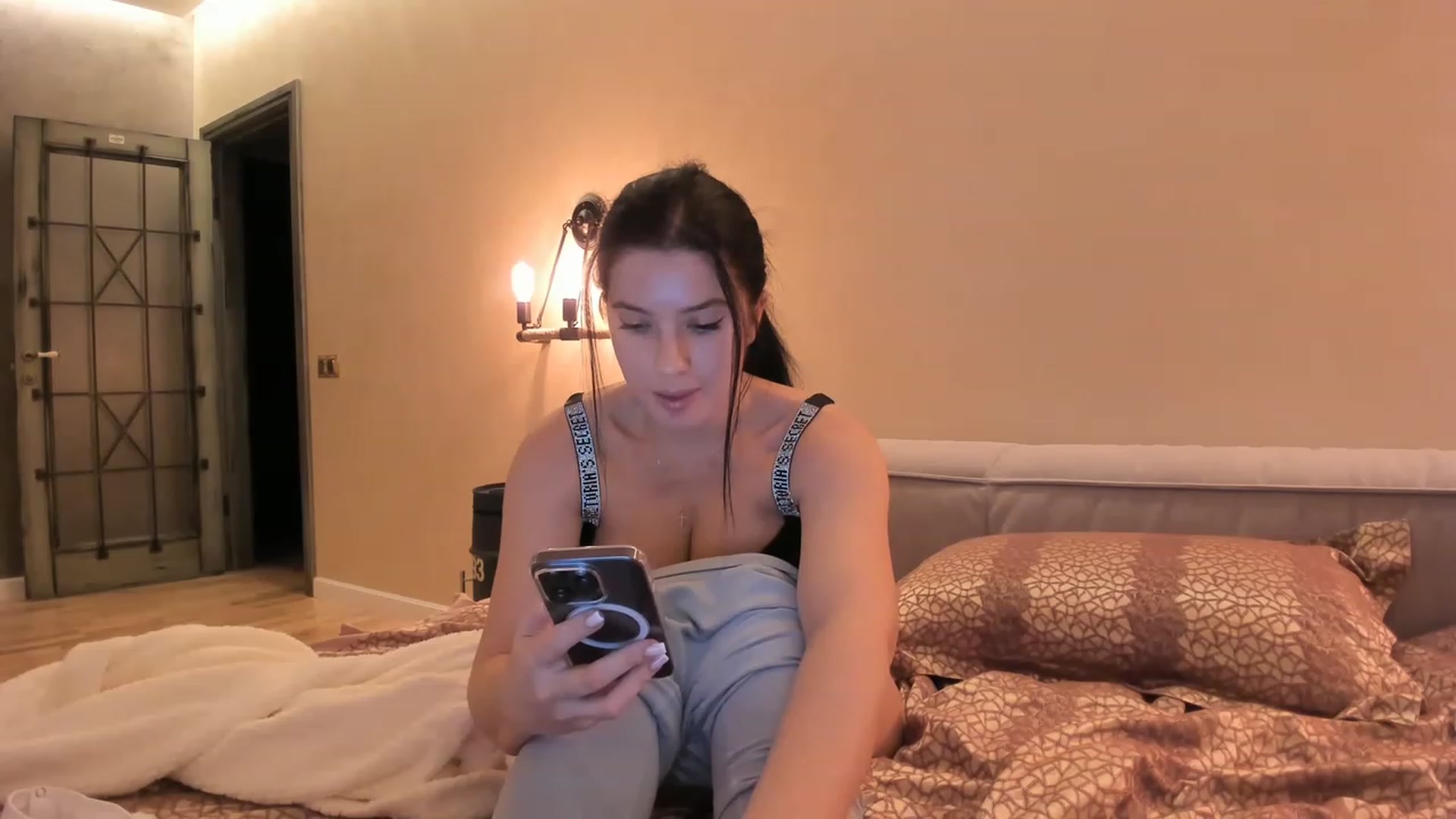 Gallery image thumbnail from Sweet_Lena23's myfreecams stream on, 02/13/2023, 21:57 image 13 of 20