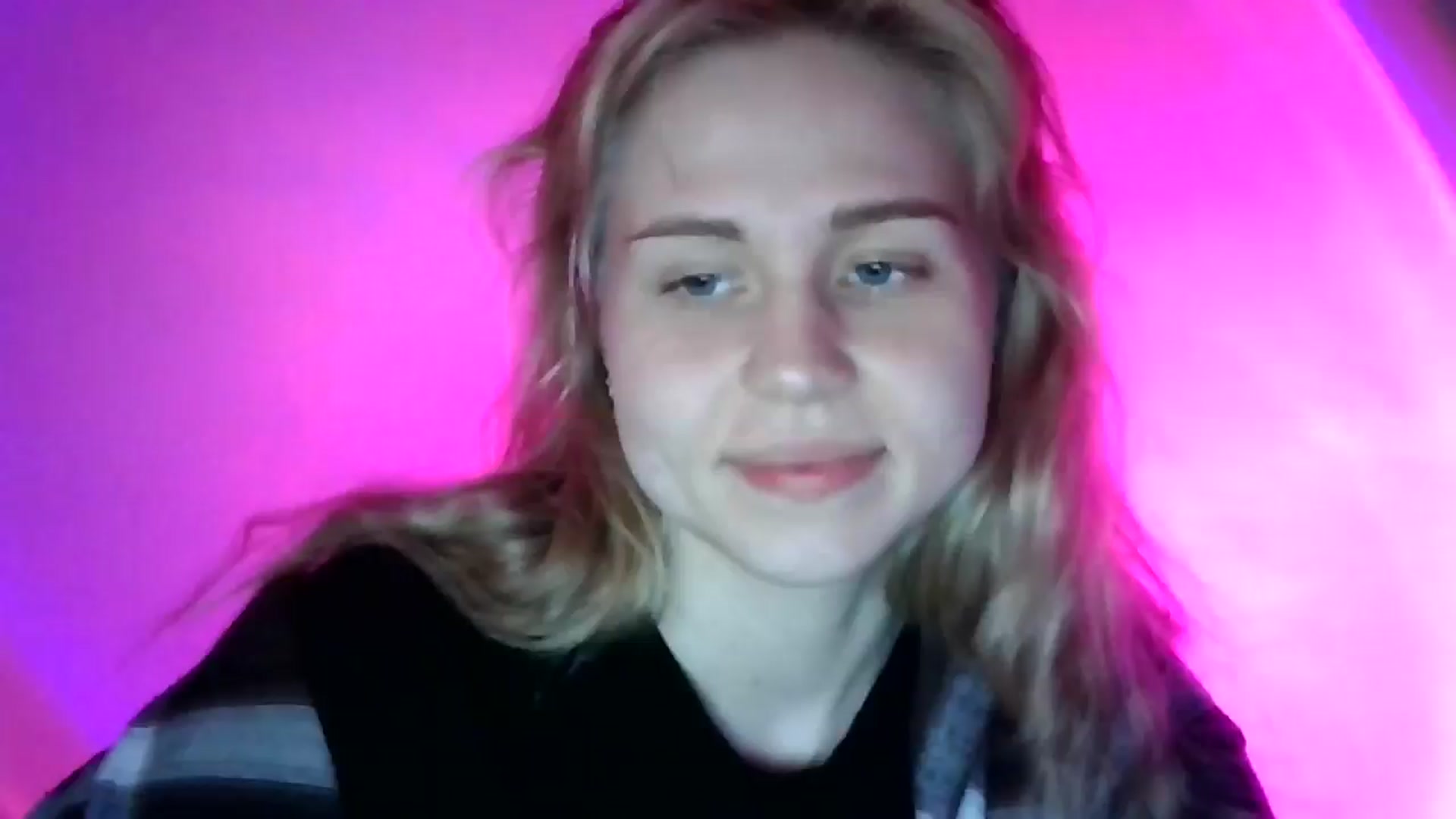 Gallery image thumbnail from Sweet_Lipsss_'s myfreecams stream on, 04/17/2025, 18:07 image 20 of 20