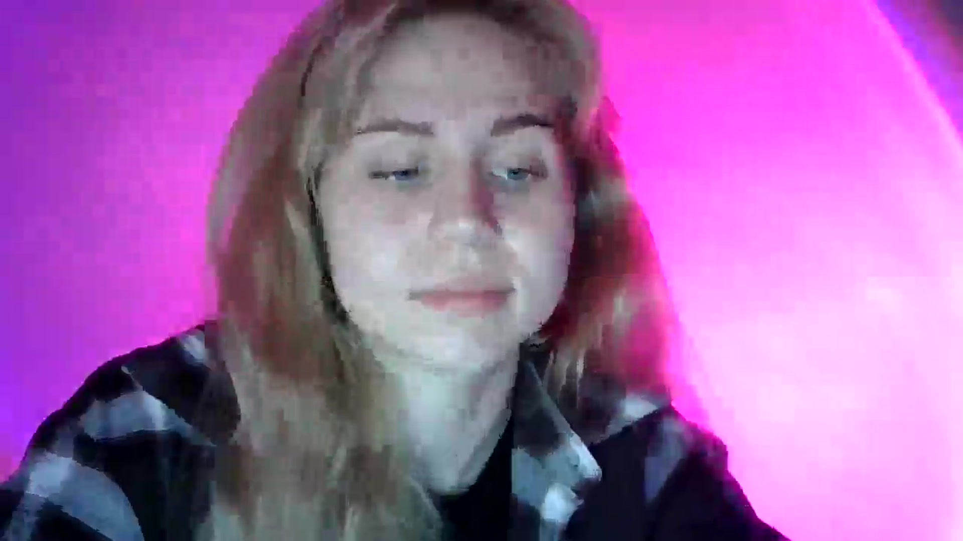 Gallery image thumbnail from Sweet_Lipsss_'s myfreecams stream on, 04/17/2025, 18:07 image 9 of 20