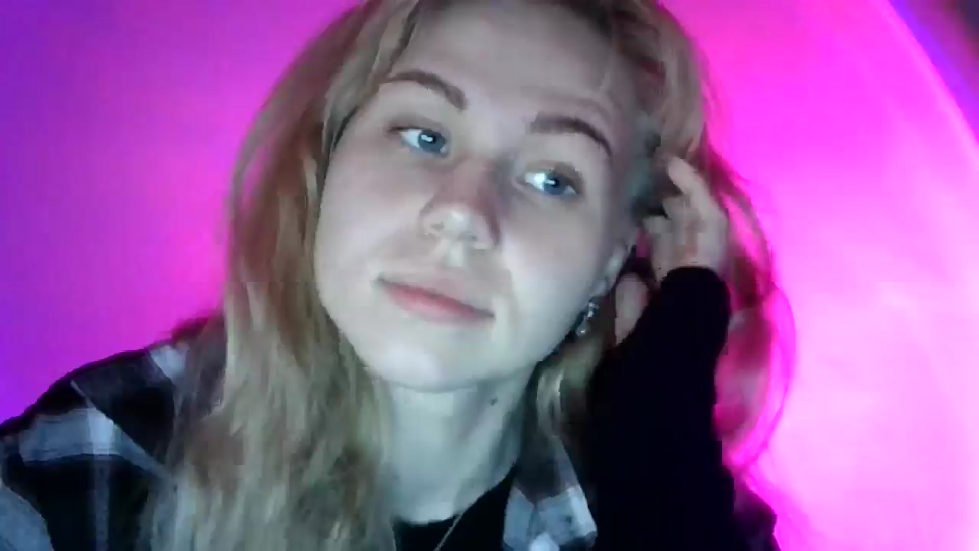 Gallery image thumbnail from Sweet_Lipsss_'s myfreecams stream on, 04/17/2025, 18:07 image 13 of 20