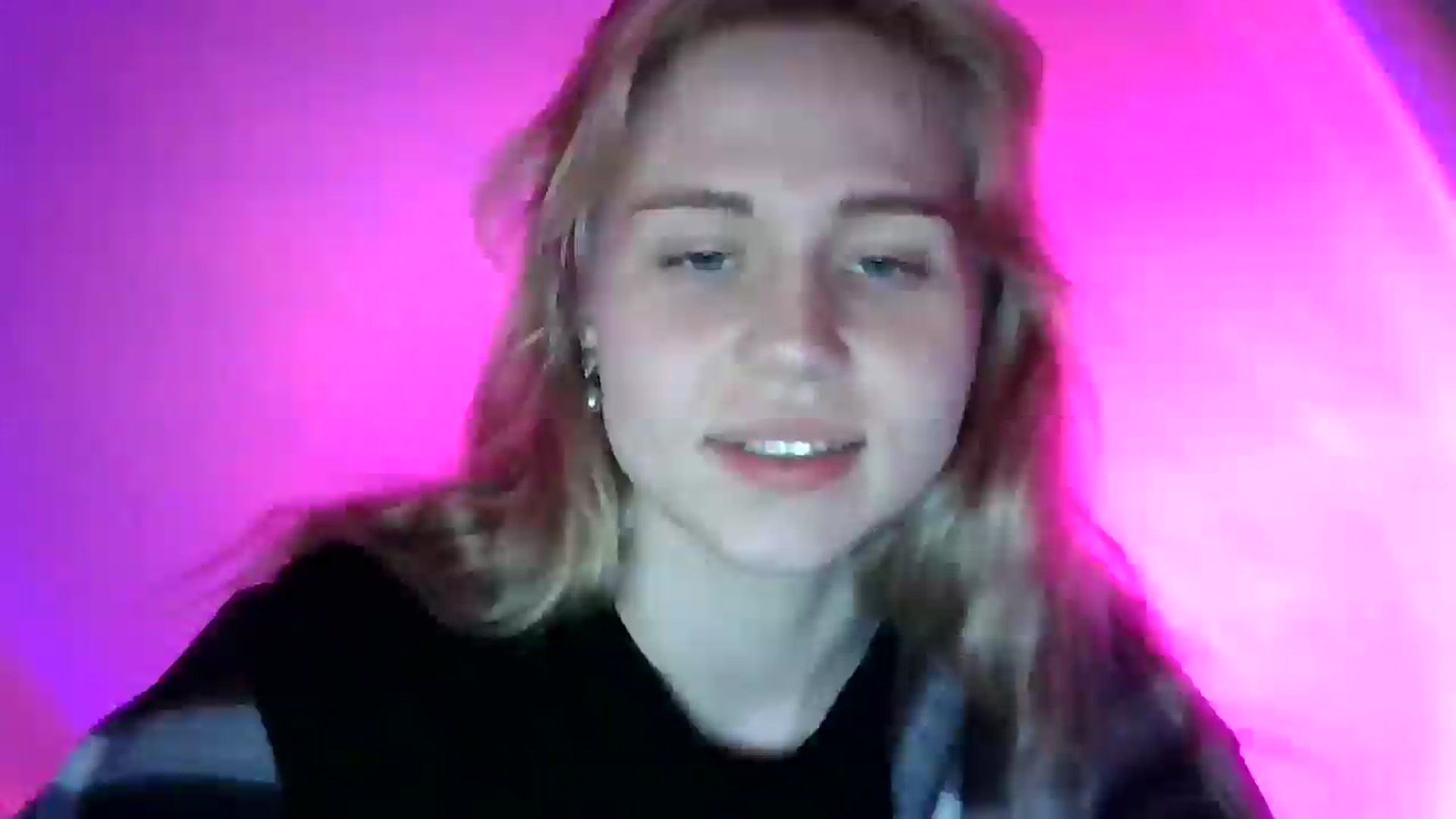 Gallery image thumbnail from Sweet_Lipsss_'s myfreecams stream on, 04/17/2025, 18:07 image 18 of 20