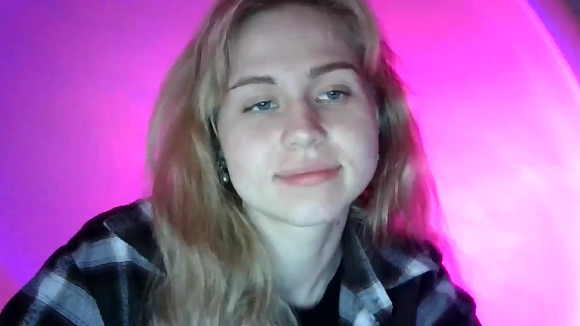 Gallery image thumbnail from Sweet_Lipsss_'s myfreecams stream on, 04/17/2025, 18:07 image 8 of 20