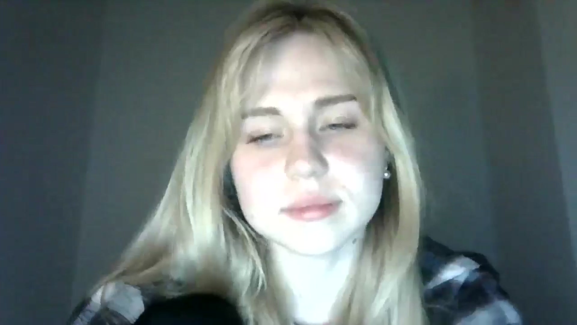 Gallery image thumbnail from Sweet_Lipsss_'s myfreecams stream on, 04/20/2025, 19:13 image 12 of 20