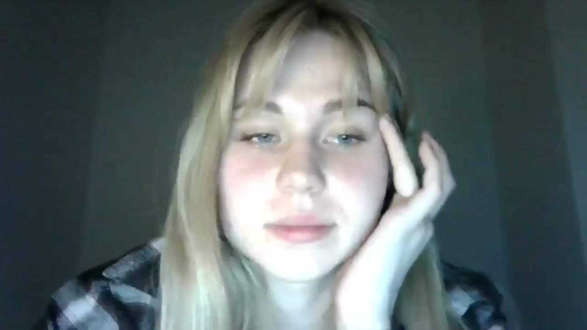 Gallery image thumbnail from Sweet_Lipsss_'s myfreecams stream on, 04/20/2025, 19:13 image 18 of 20