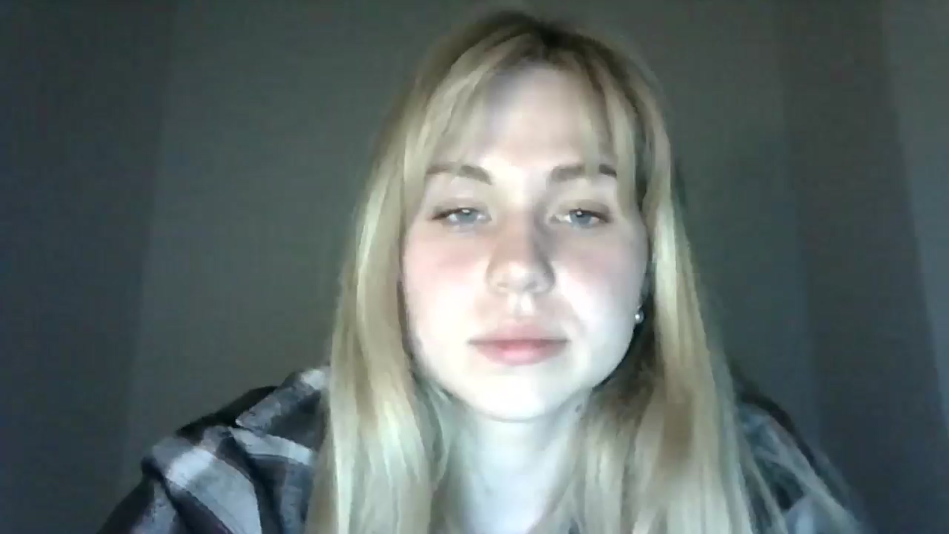 Gallery image thumbnail from Sweet_Lipsss_'s myfreecams stream on, 04/20/2025, 19:13 image 16 of 20