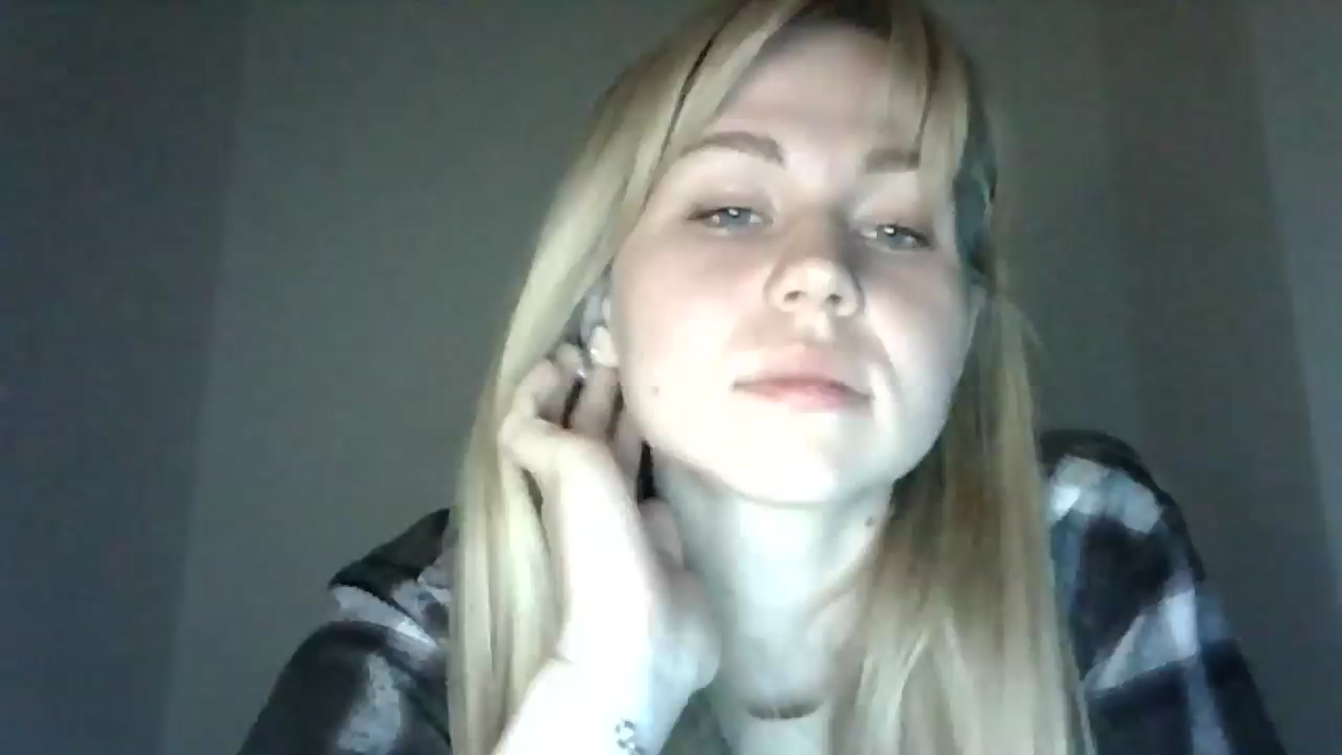 Gallery image thumbnail from Sweet_Lipsss_'s myfreecams stream on, 04/20/2025, 19:13 image 19 of 20