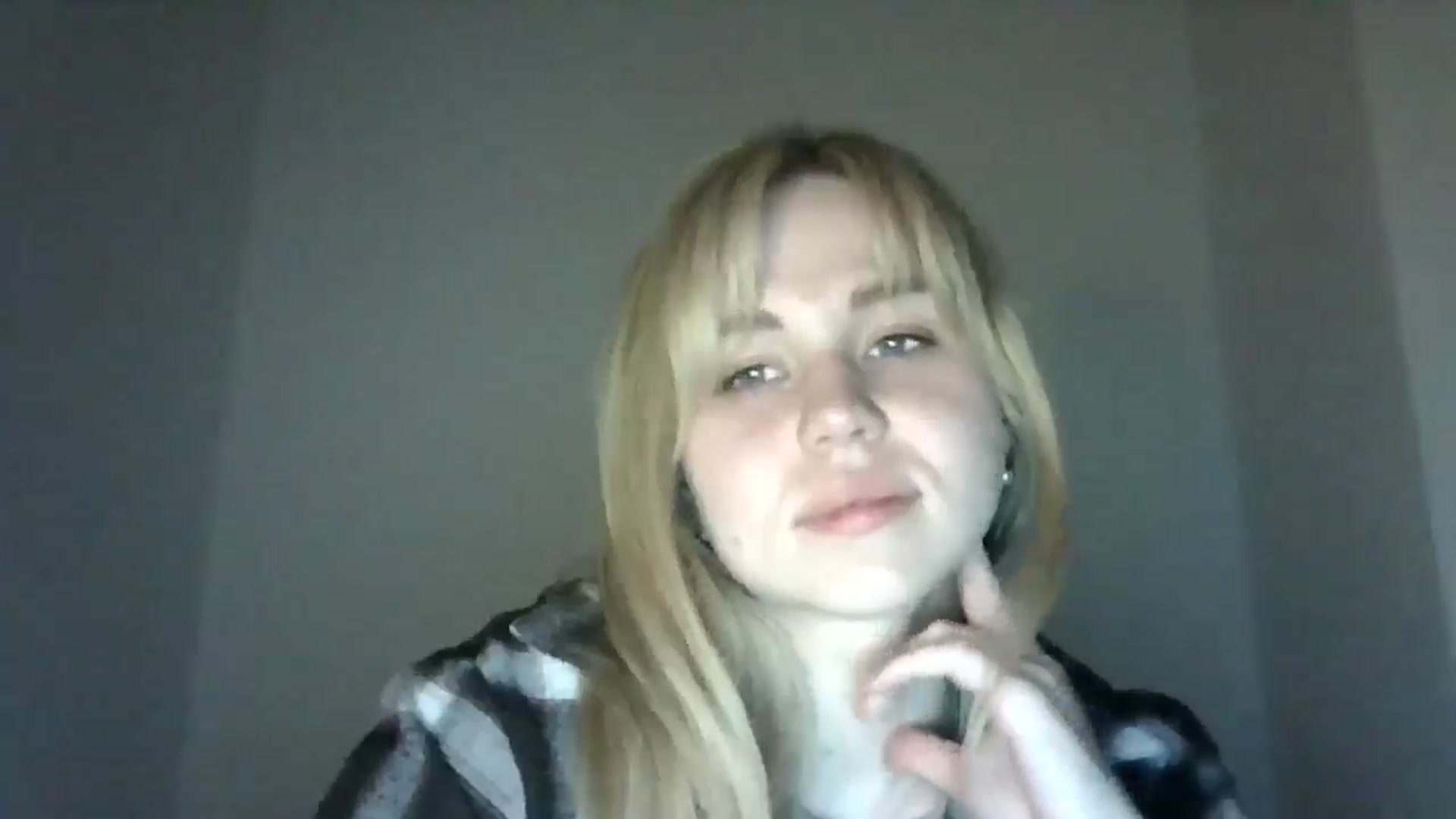 Gallery image thumbnail from Sweet_Lipsss_'s myfreecams stream on, 04/20/2025, 19:13 image 2 of 20