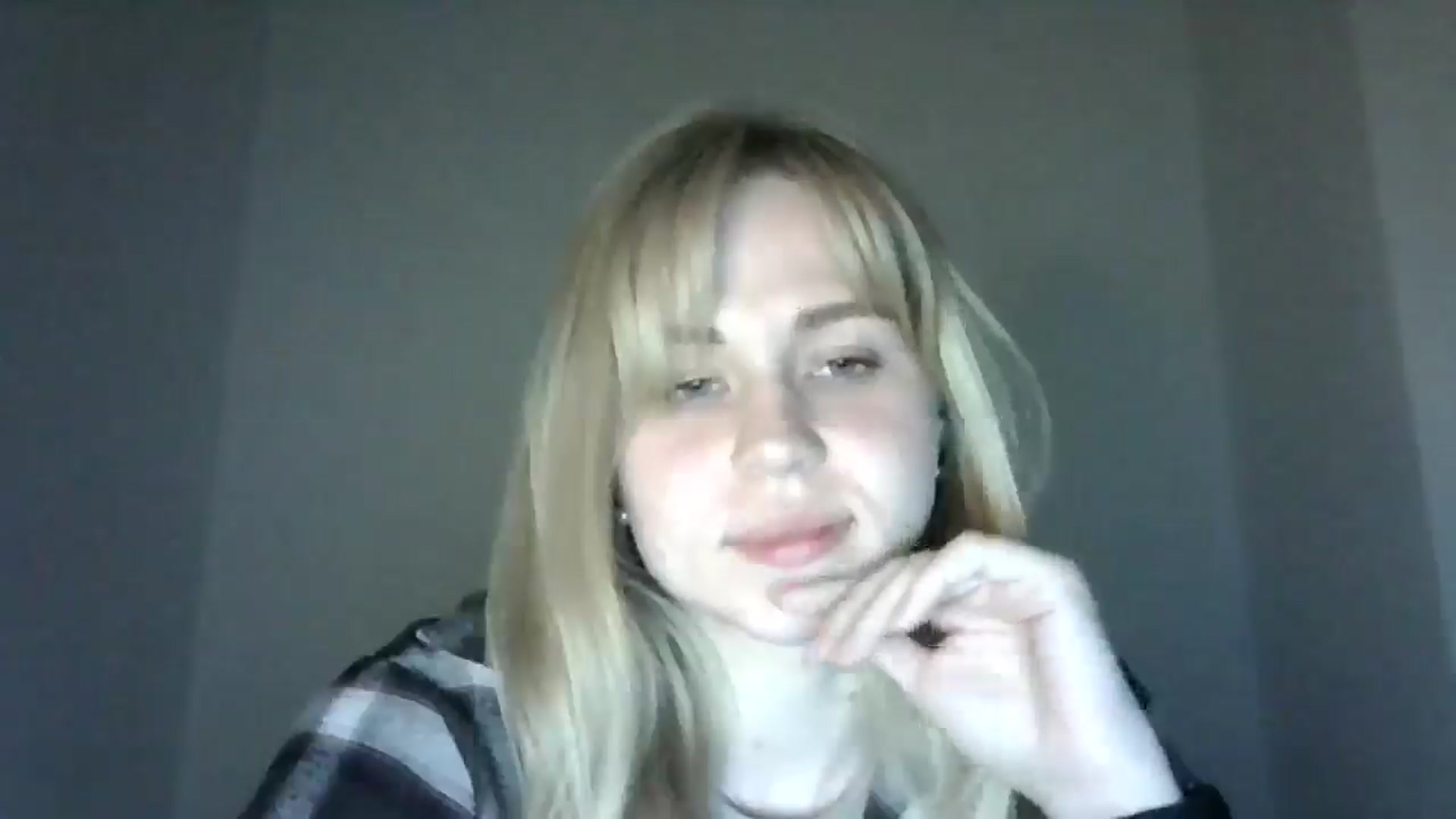 Gallery image thumbnail from Sweet_Lipsss_'s myfreecams stream on, 04/20/2025, 19:13 image 7 of 20