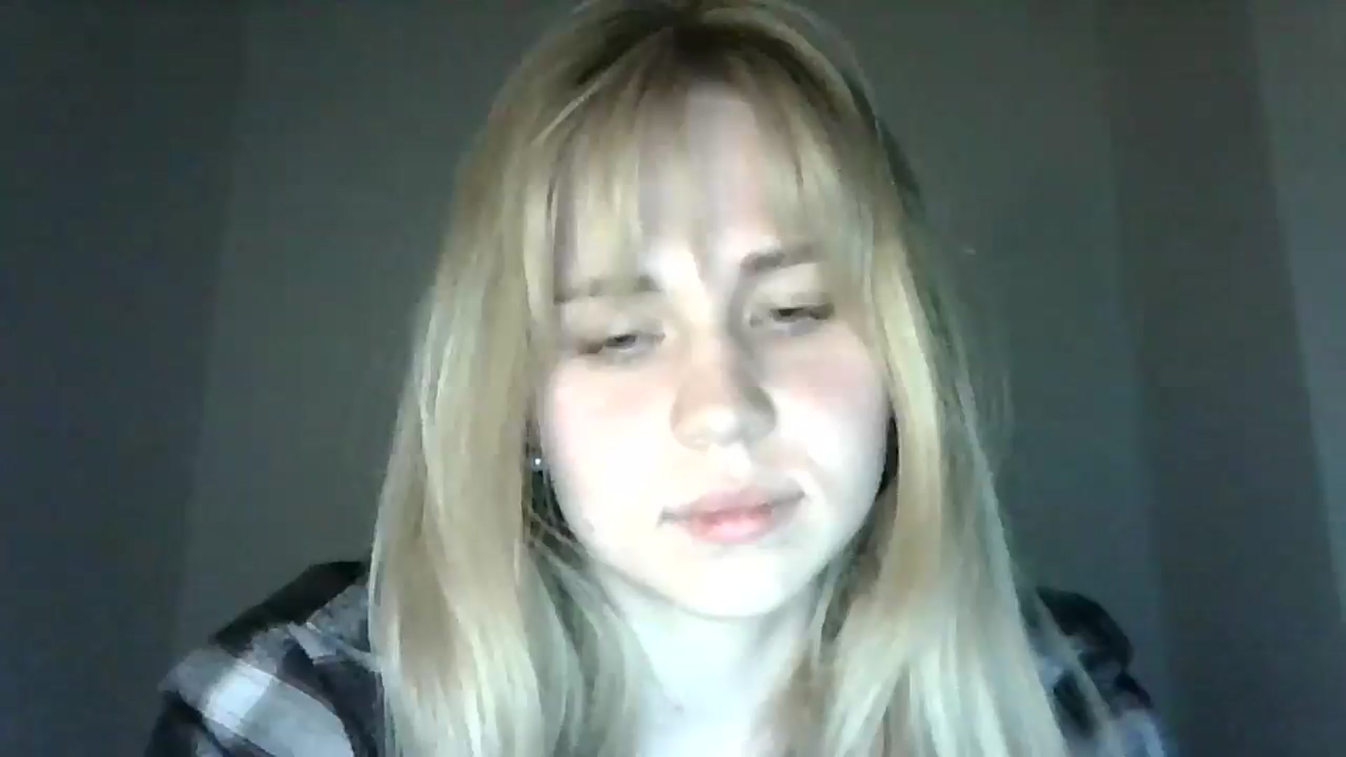Gallery image thumbnail from Sweet_Lipsss_'s myfreecams stream on, 04/20/2025, 19:13 image 9 of 20