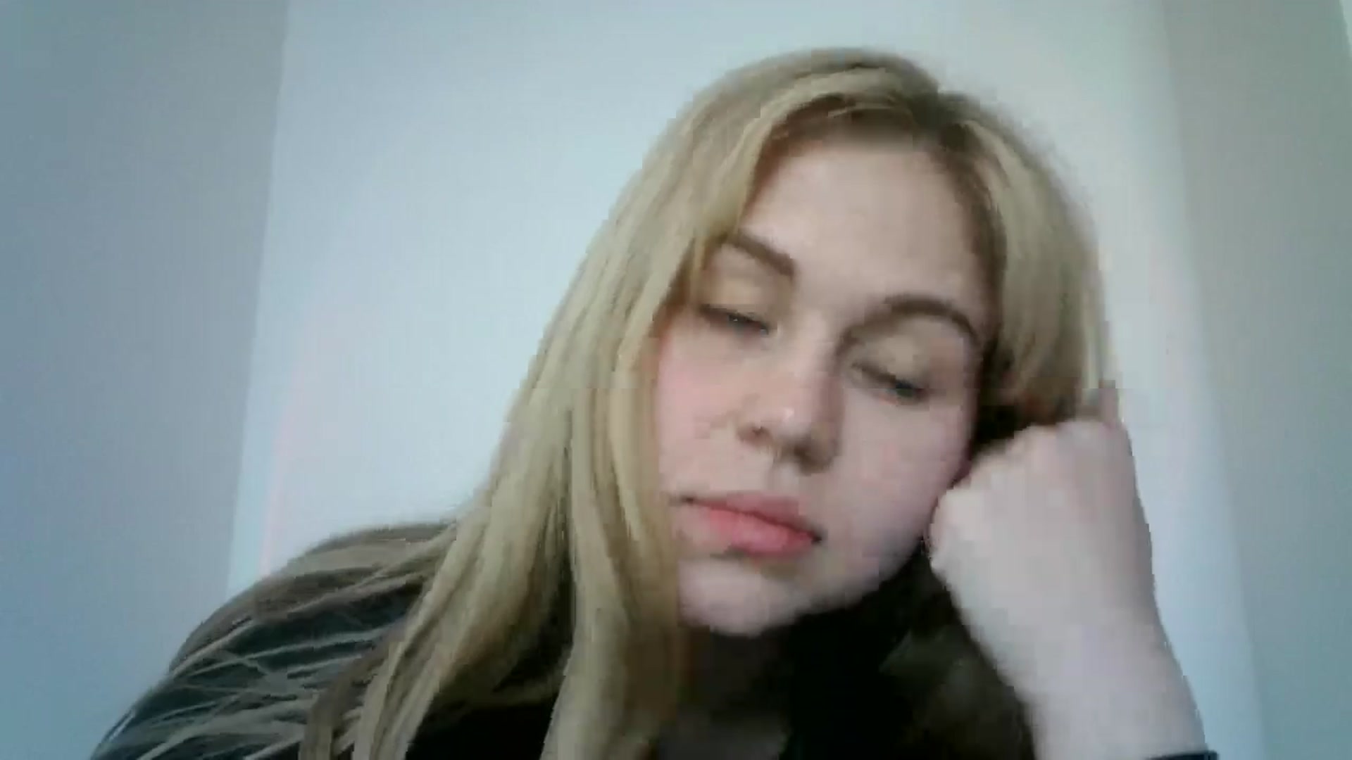 Gallery image thumbnail from Sweet_Lipsss_'s myfreecams stream on, 04/21/2025, 11:29 image 7 of 20