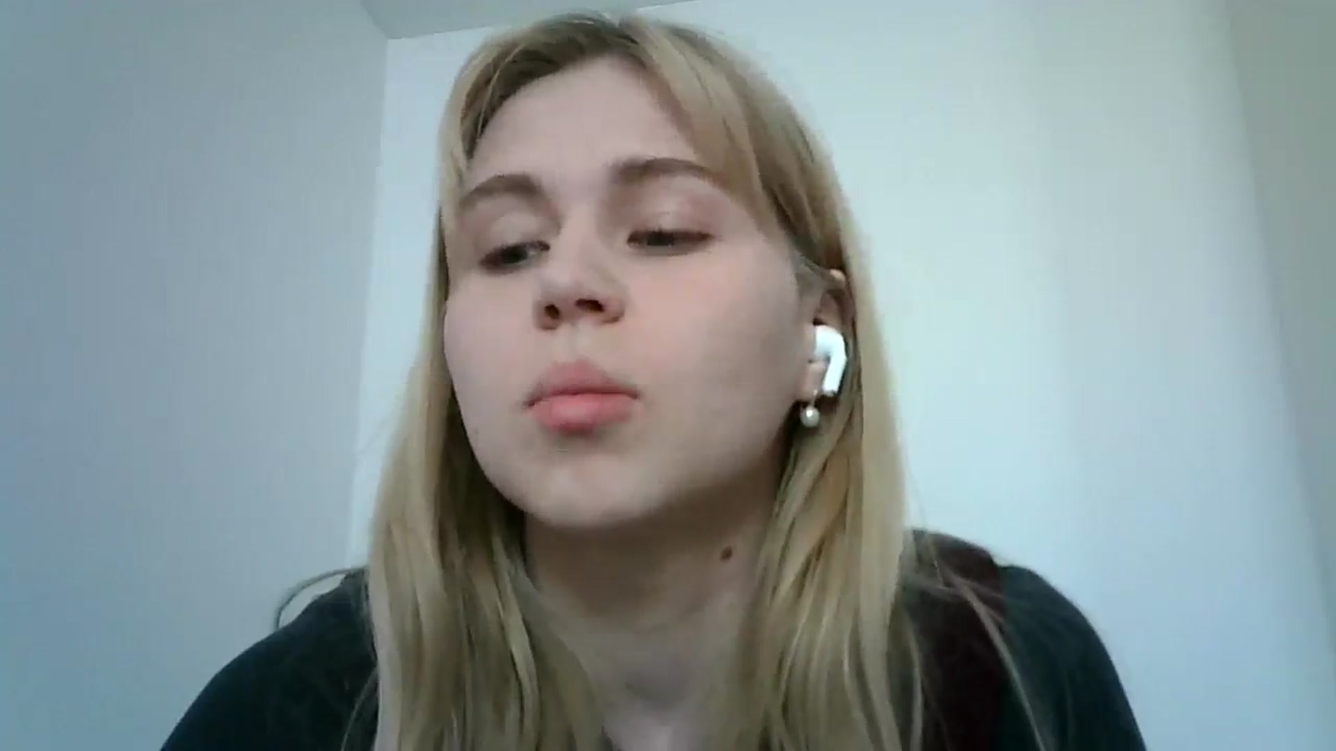 Gallery image thumbnail from Sweet_Lipsss_'s myfreecams stream on, 04/21/2025, 12:07 image 10 of 20