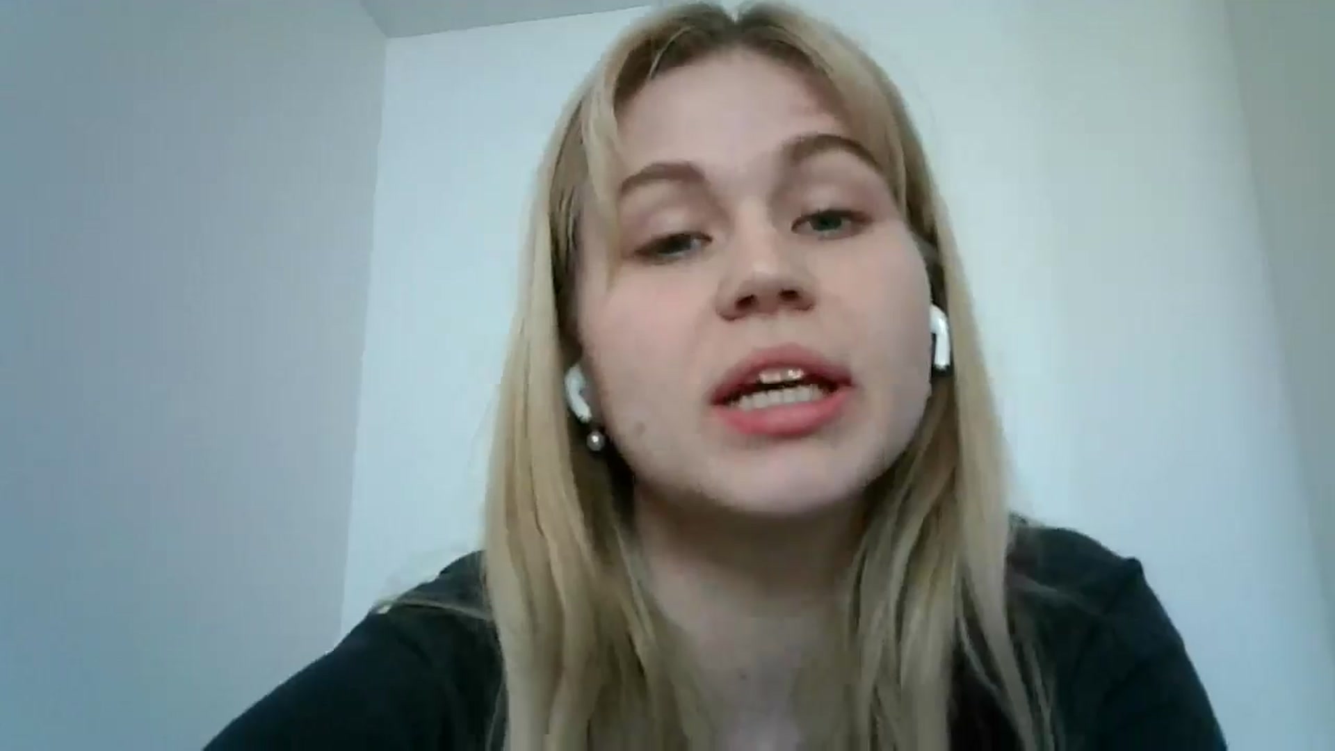 Gallery image thumbnail from Sweet_Lipsss_'s myfreecams stream on, 04/21/2025, 12:07 image 12 of 20