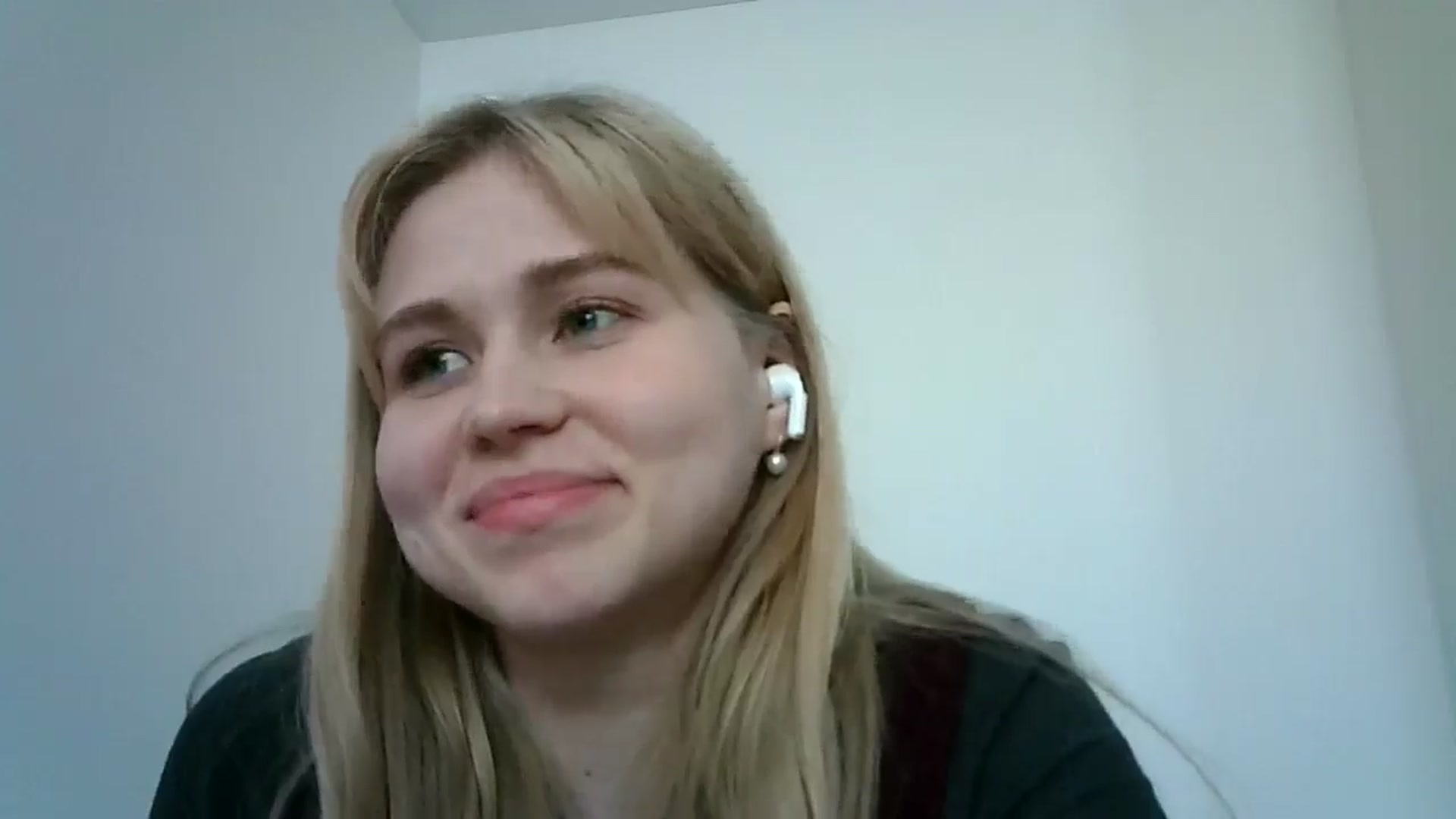 Gallery image thumbnail from Sweet_Lipsss_'s myfreecams stream on, 04/21/2025, 12:07 image 9 of 20