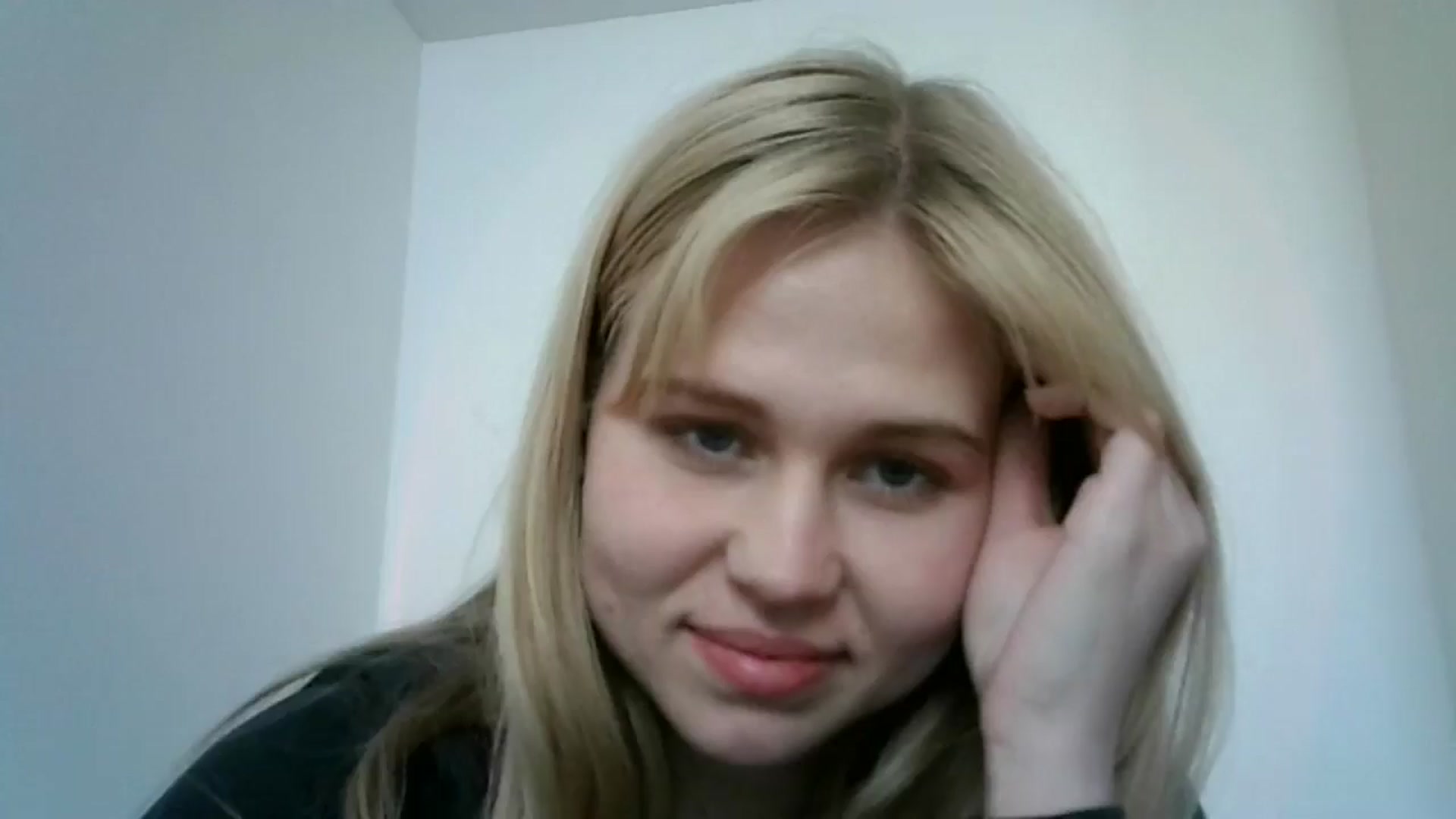 Gallery image thumbnail from Sweet_Lipsss_'s myfreecams stream on, 04/21/2025, 12:07 image 1 of 20
