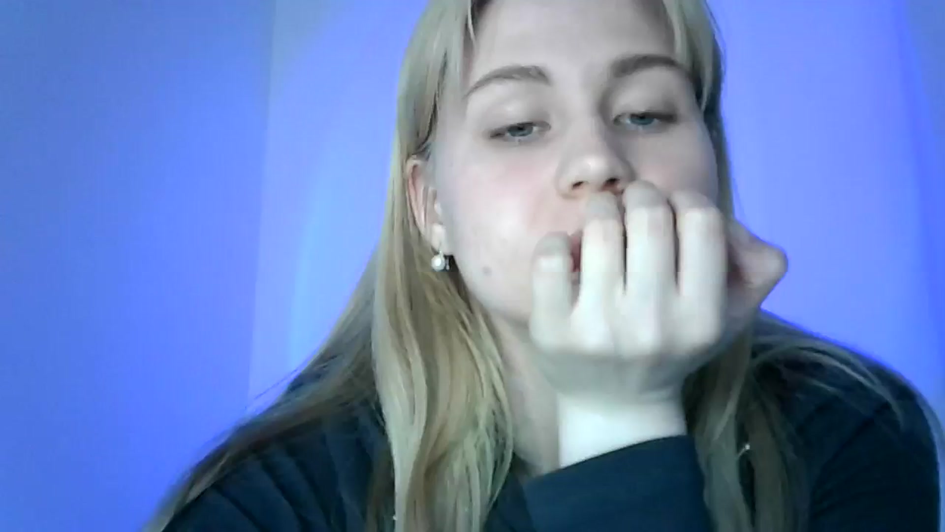 Gallery image thumbnail from Sweet_Lipsss_'s myfreecams stream on, 04/21/2025, 13:33 image 3 of 20