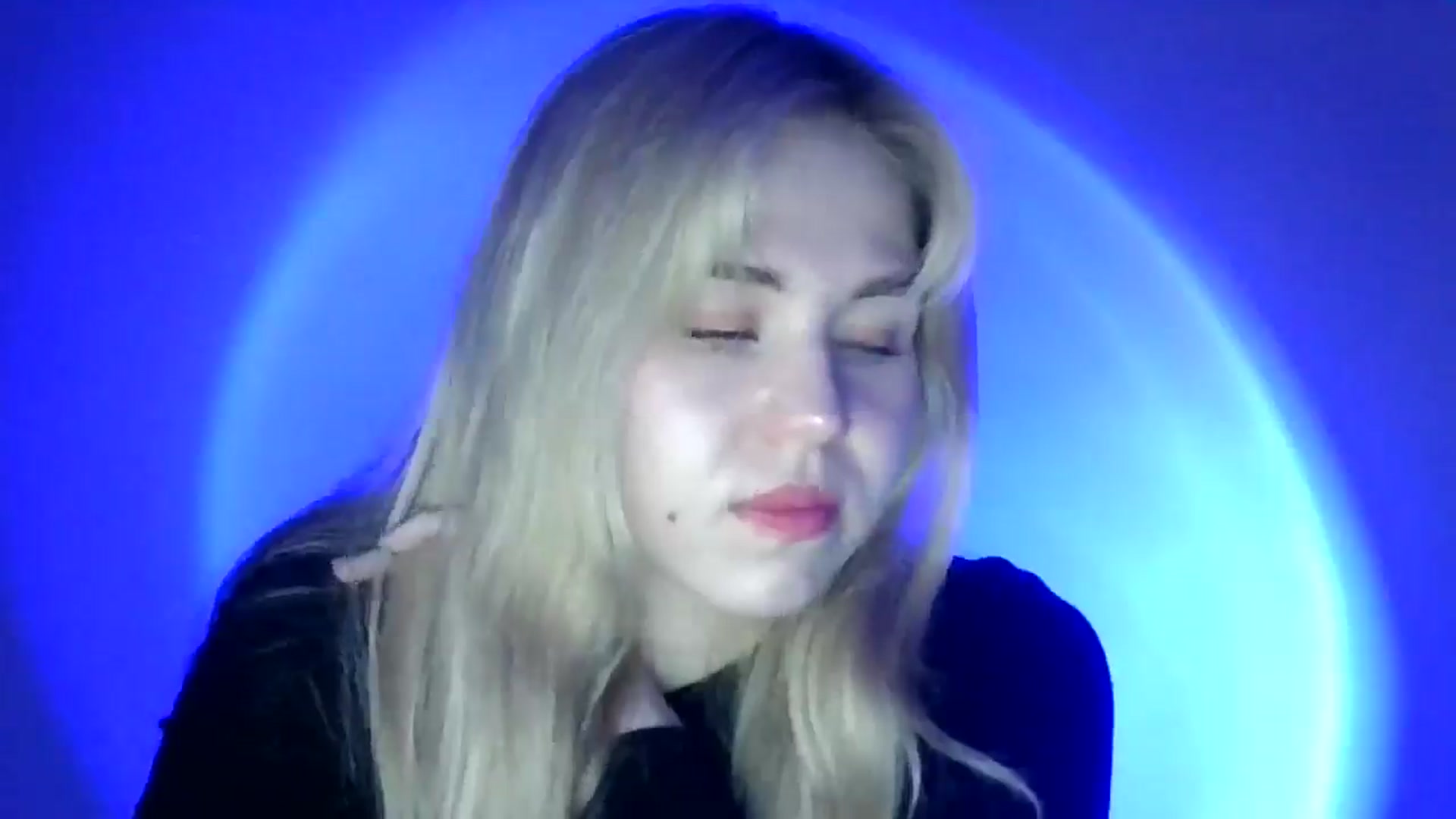 Gallery image thumbnail from Sweet_Lipsss_'s myfreecams stream on, 05/09/2025, 16:57 image 19 of 20