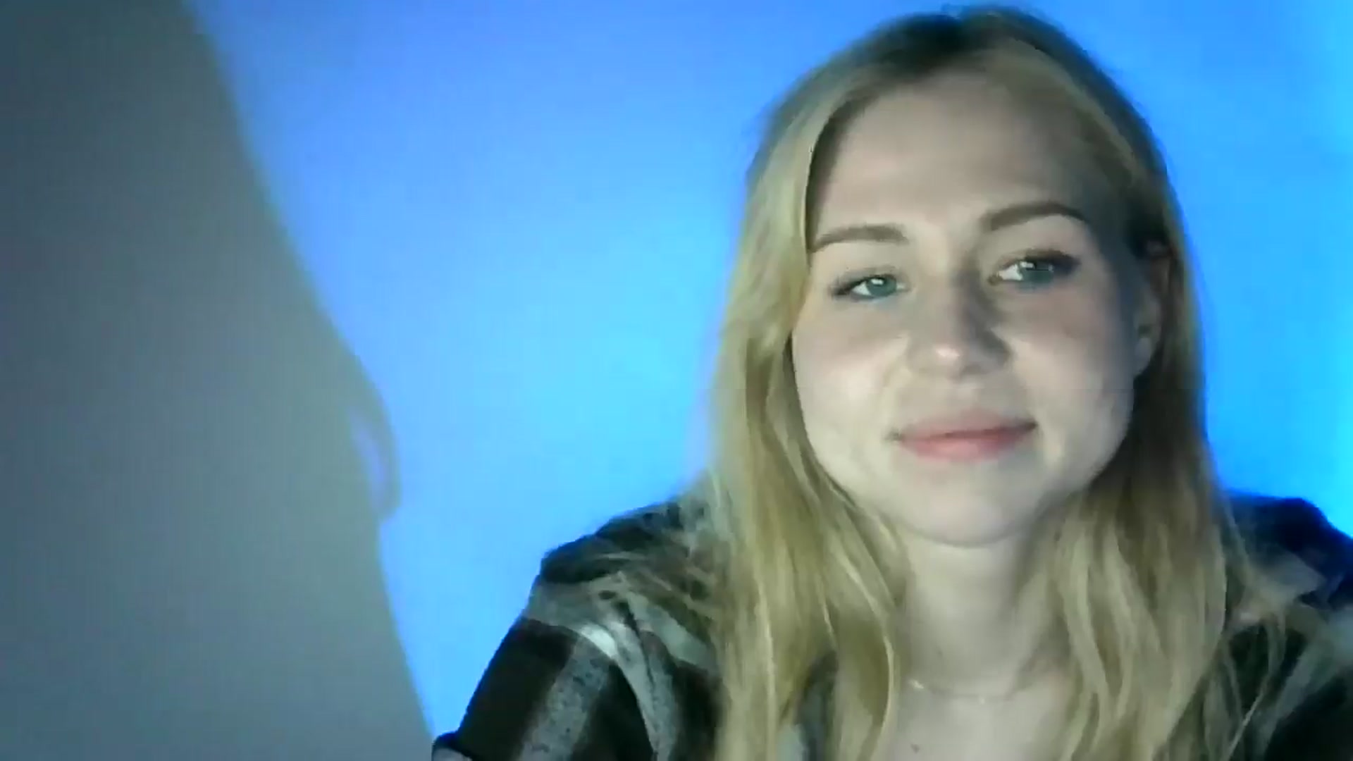 Gallery image thumbnail from Sweet_Lipsss_'s myfreecams stream on, 05/20/2025, 17:38 image 9 of 20