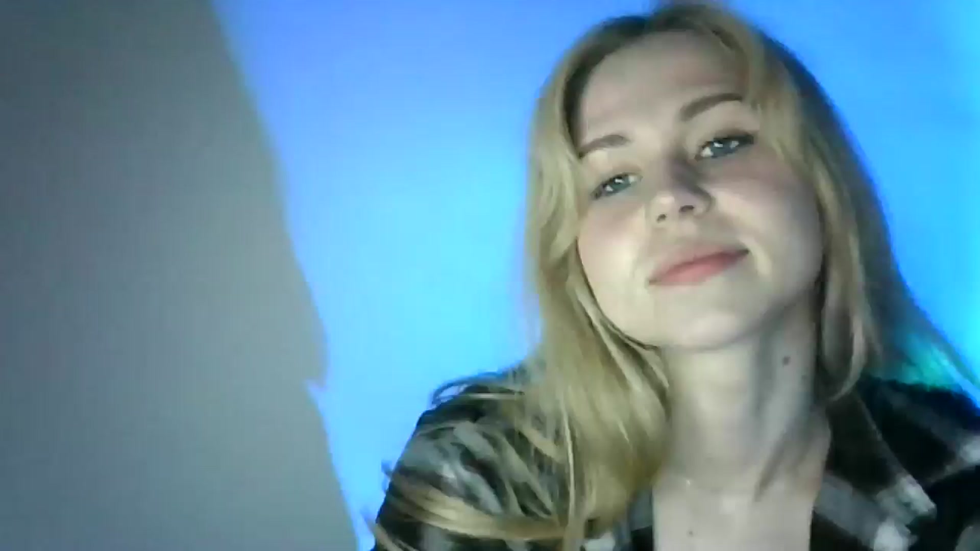 Gallery image thumbnail from Sweet_Lipsss_'s myfreecams stream on, 05/20/2025, 17:38 image 3 of 20