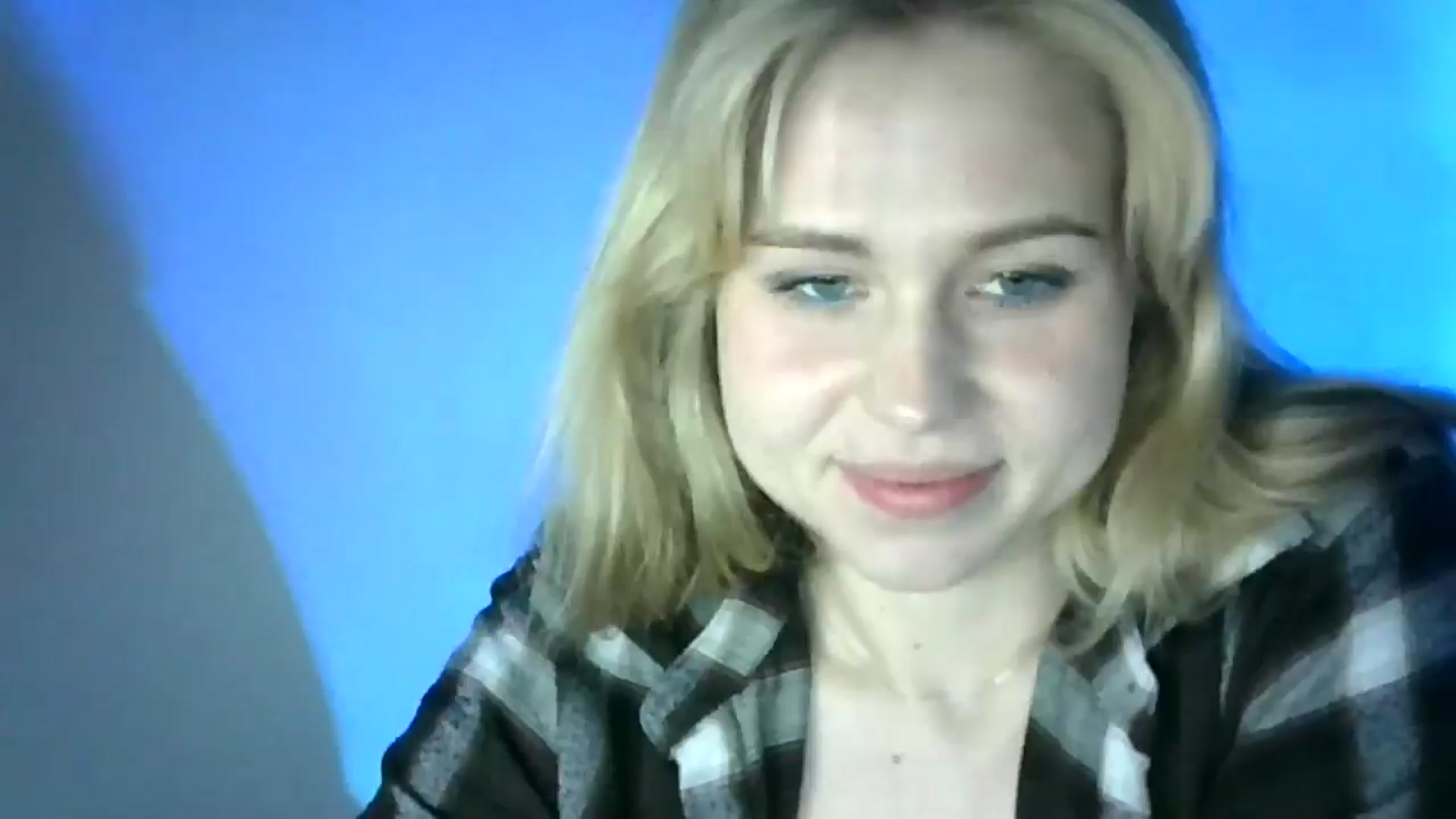 Gallery image thumbnail from Sweet_Lipsss_'s myfreecams stream on, 05/20/2025, 17:38 image 11 of 20