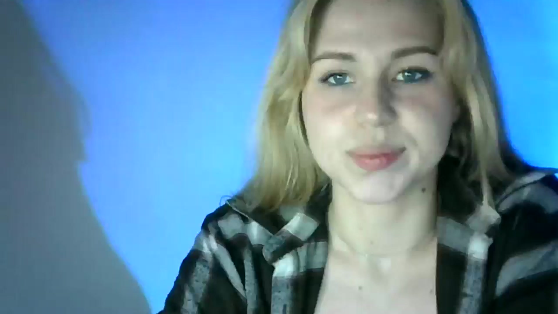 Gallery image thumbnail from Sweet_Lipsss_'s myfreecams stream on, 05/20/2025, 17:38 image 1 of 20