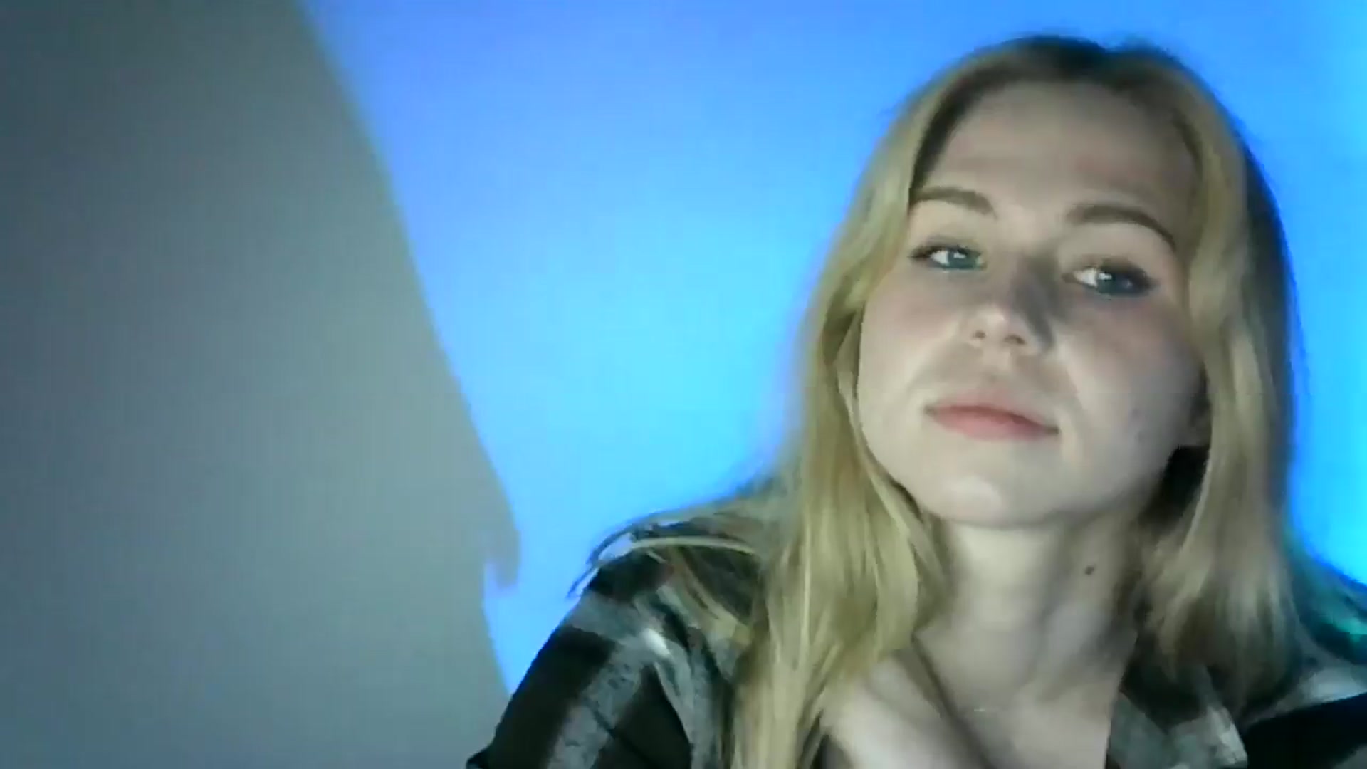 Gallery image thumbnail from Sweet_Lipsss_'s myfreecams stream on, 05/20/2025, 17:38 image 4 of 20