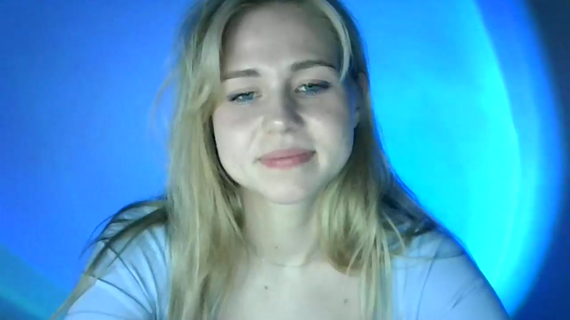 Gallery image thumbnail from Sweet_Lipsss_'s myfreecams stream on, 05/20/2025, 19:55 image 9 of 20