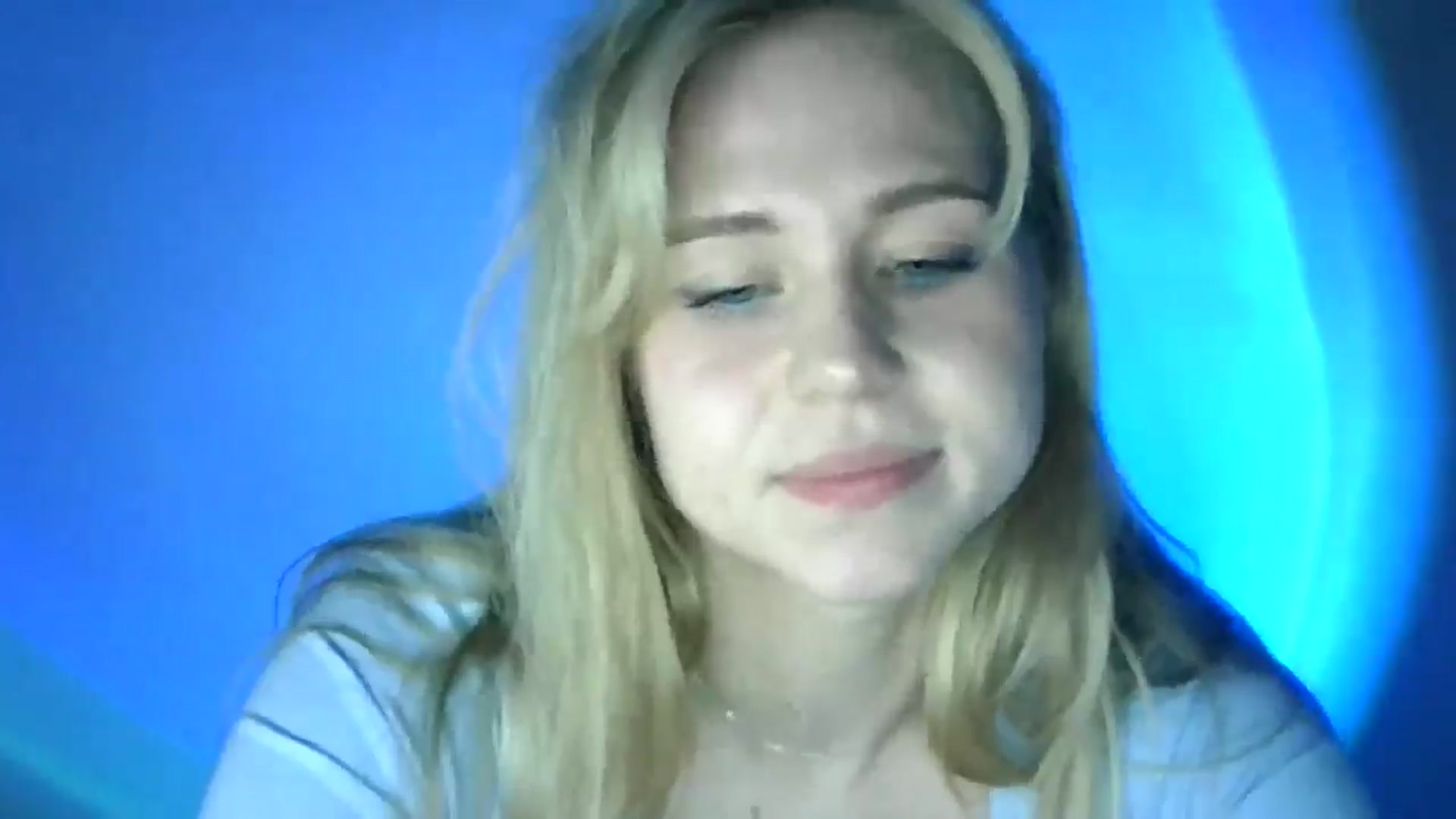 Gallery image thumbnail from Sweet_Lipsss_'s myfreecams stream on, 05/20/2025, 19:55 image 10 of 20