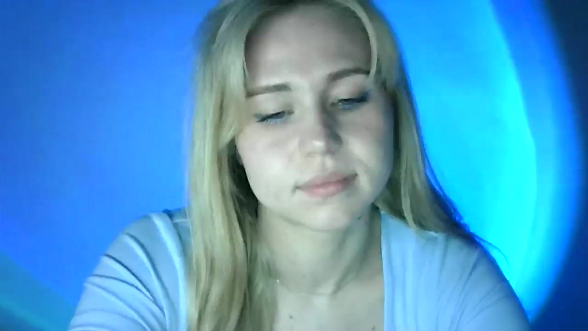 Gallery image thumbnail from Sweet_Lipsss_'s myfreecams stream on, 05/20/2025, 19:55 image 14 of 20