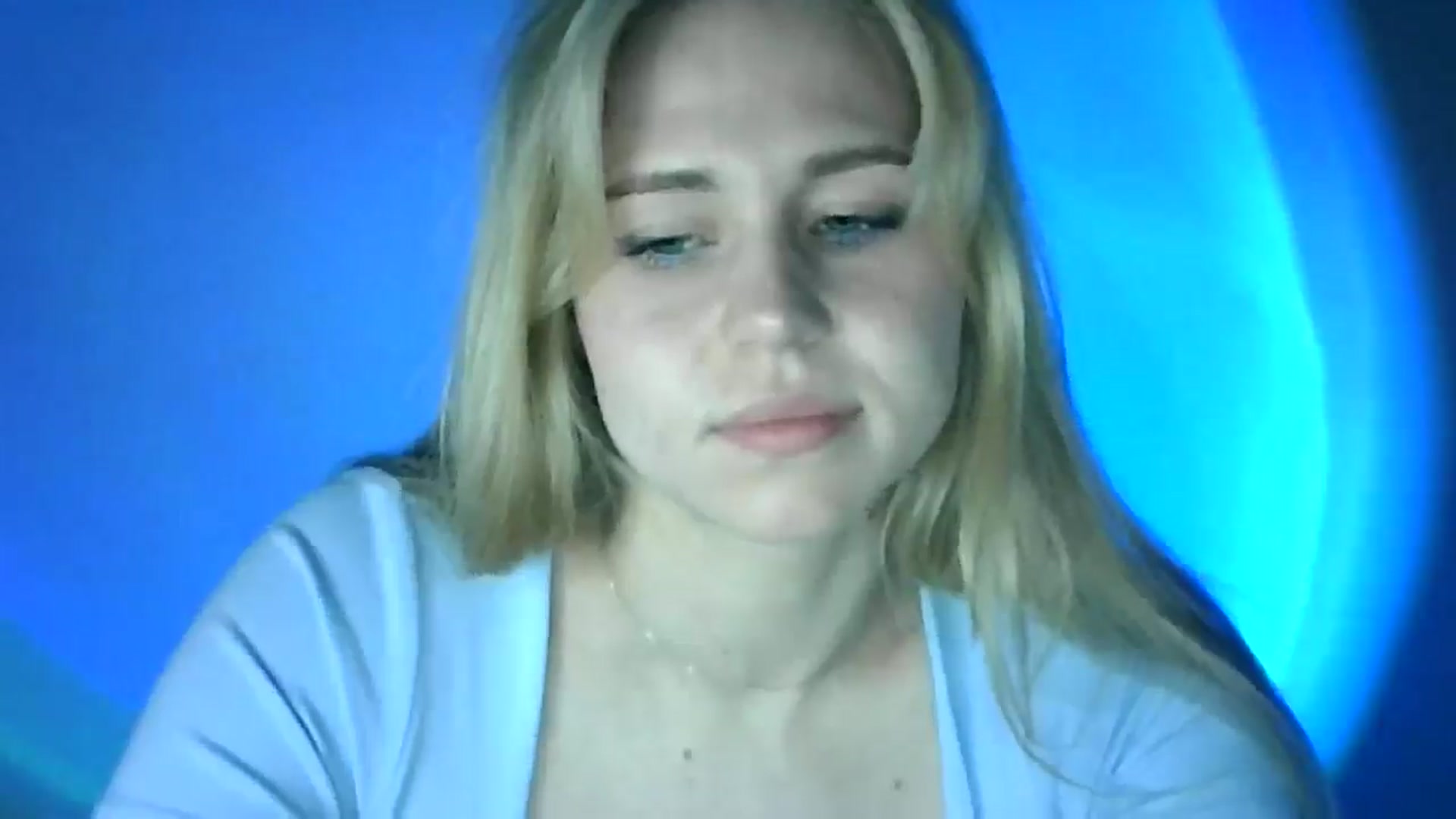 Gallery image thumbnail from Sweet_Lipsss_'s myfreecams stream on, 05/20/2025, 19:55 image 15 of 20