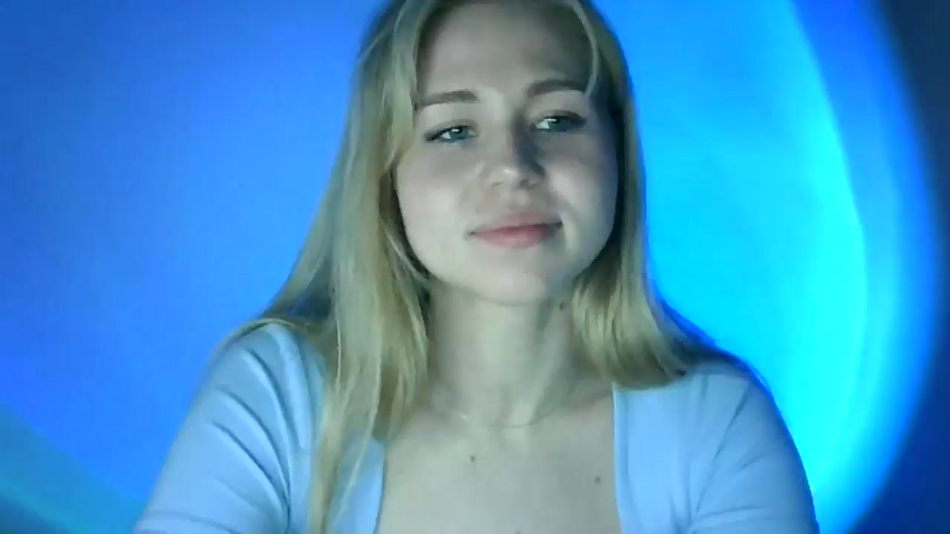 Gallery image thumbnail from Sweet_Lipsss_'s myfreecams stream on, 05/20/2025, 19:55 image 18 of 20