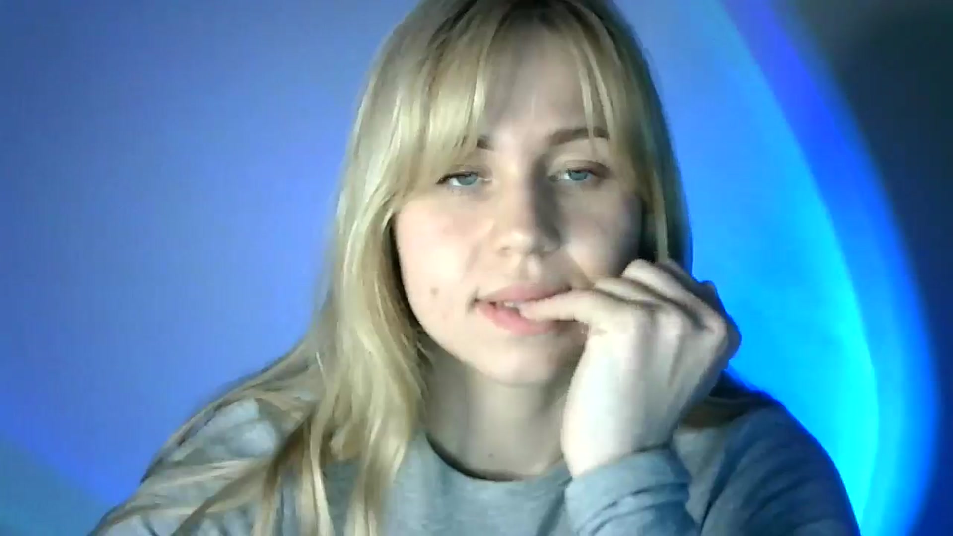 Gallery image thumbnail from Sweet_Lipsss_'s myfreecams stream on, 05/26/2025, 17:42 image 13 of 20