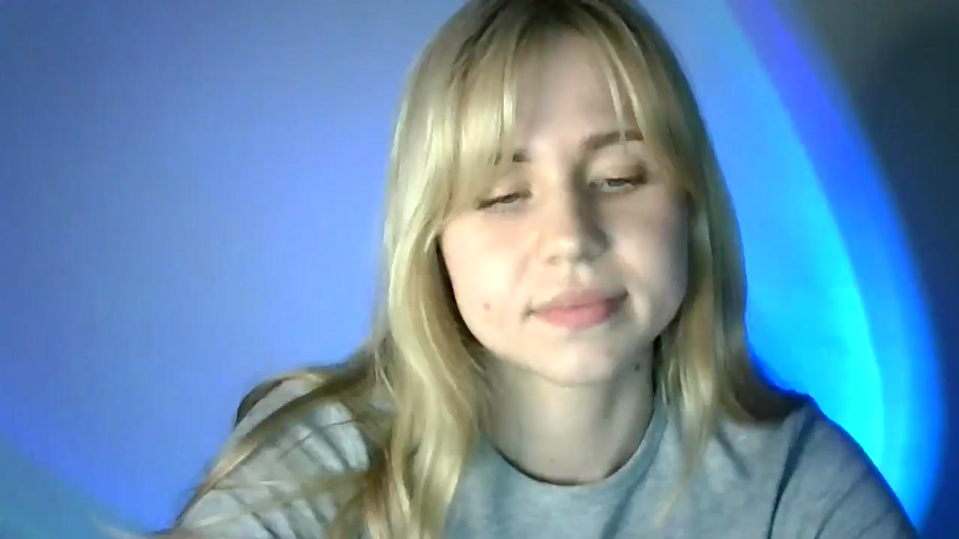 Gallery image thumbnail from Sweet_Lipsss_'s myfreecams stream on, 05/26/2025, 17:42 image 14 of 20