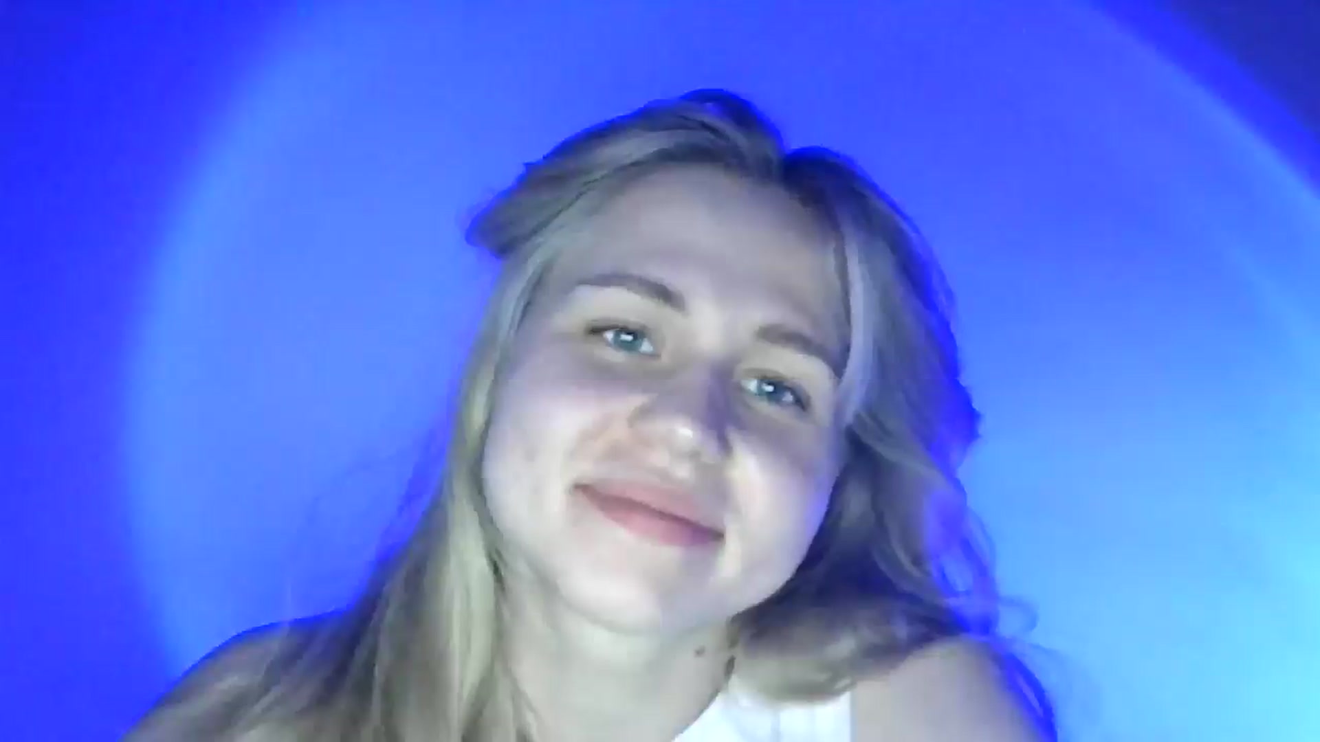 Gallery image thumbnail from Sweet_Lipsss_'s myfreecams stream on, 06/04/2025, 19:39 image 14 of 20