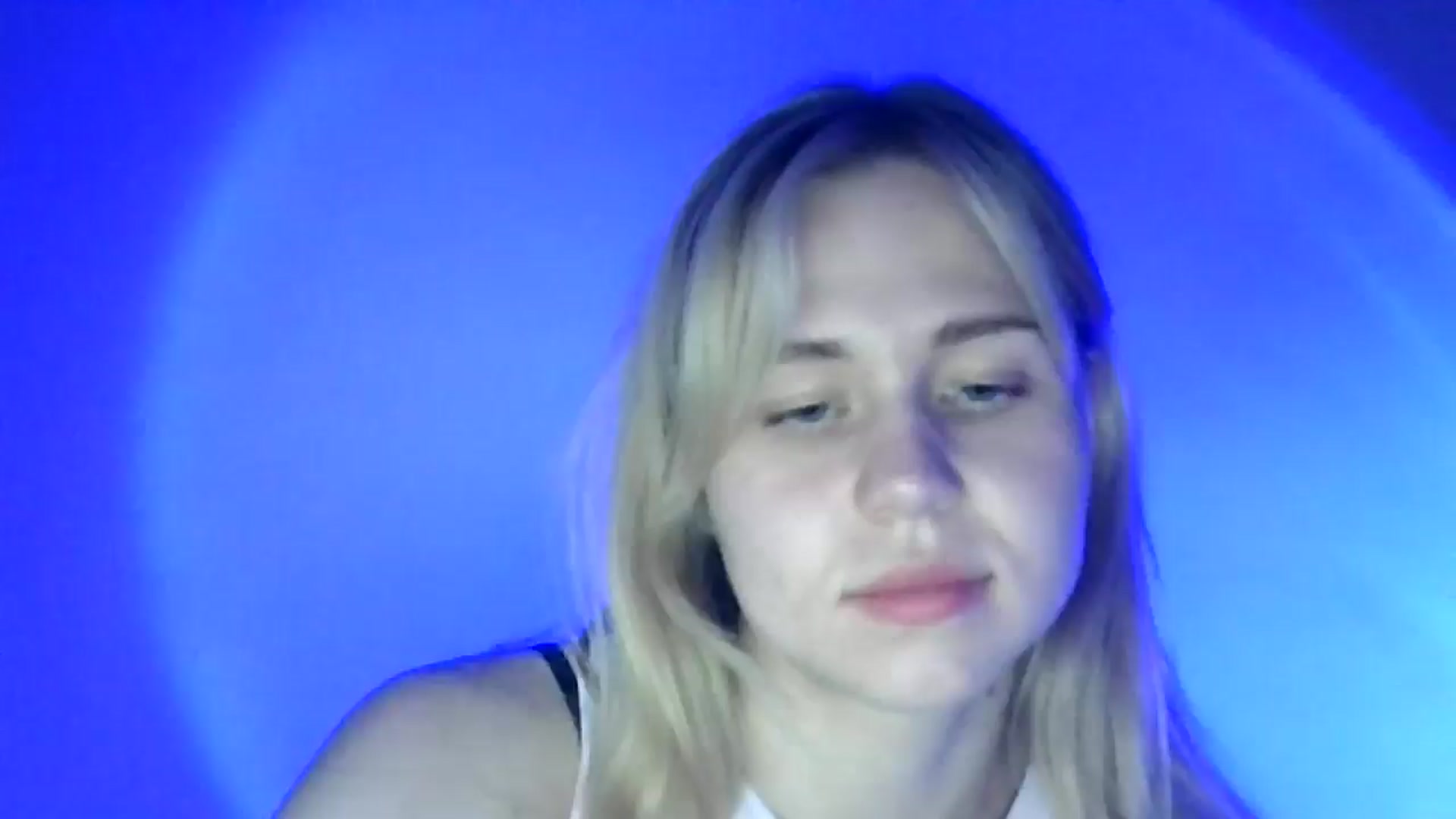 Gallery image thumbnail from Sweet_Lipsss_'s myfreecams stream on, 06/04/2025, 19:39 image 5 of 20