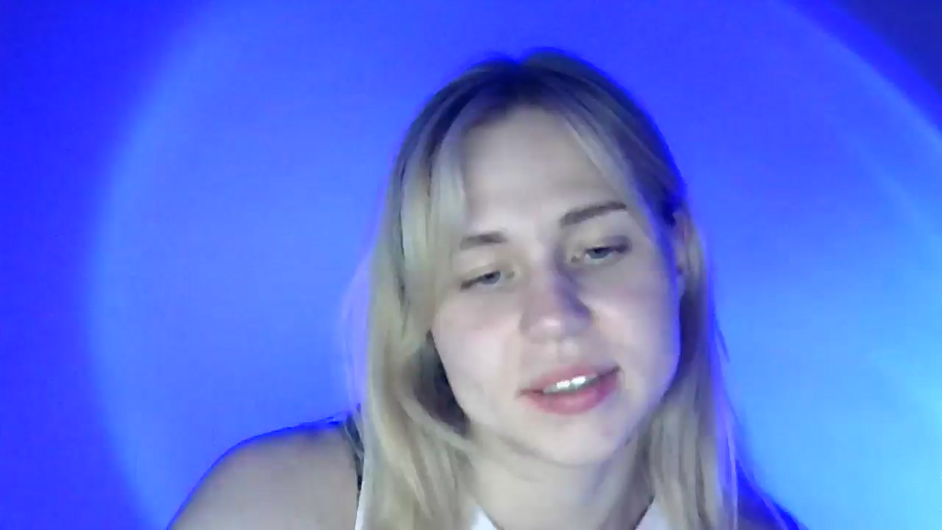 Gallery image thumbnail from Sweet_Lipsss_'s myfreecams stream on, 06/04/2025, 19:39 image 6 of 20