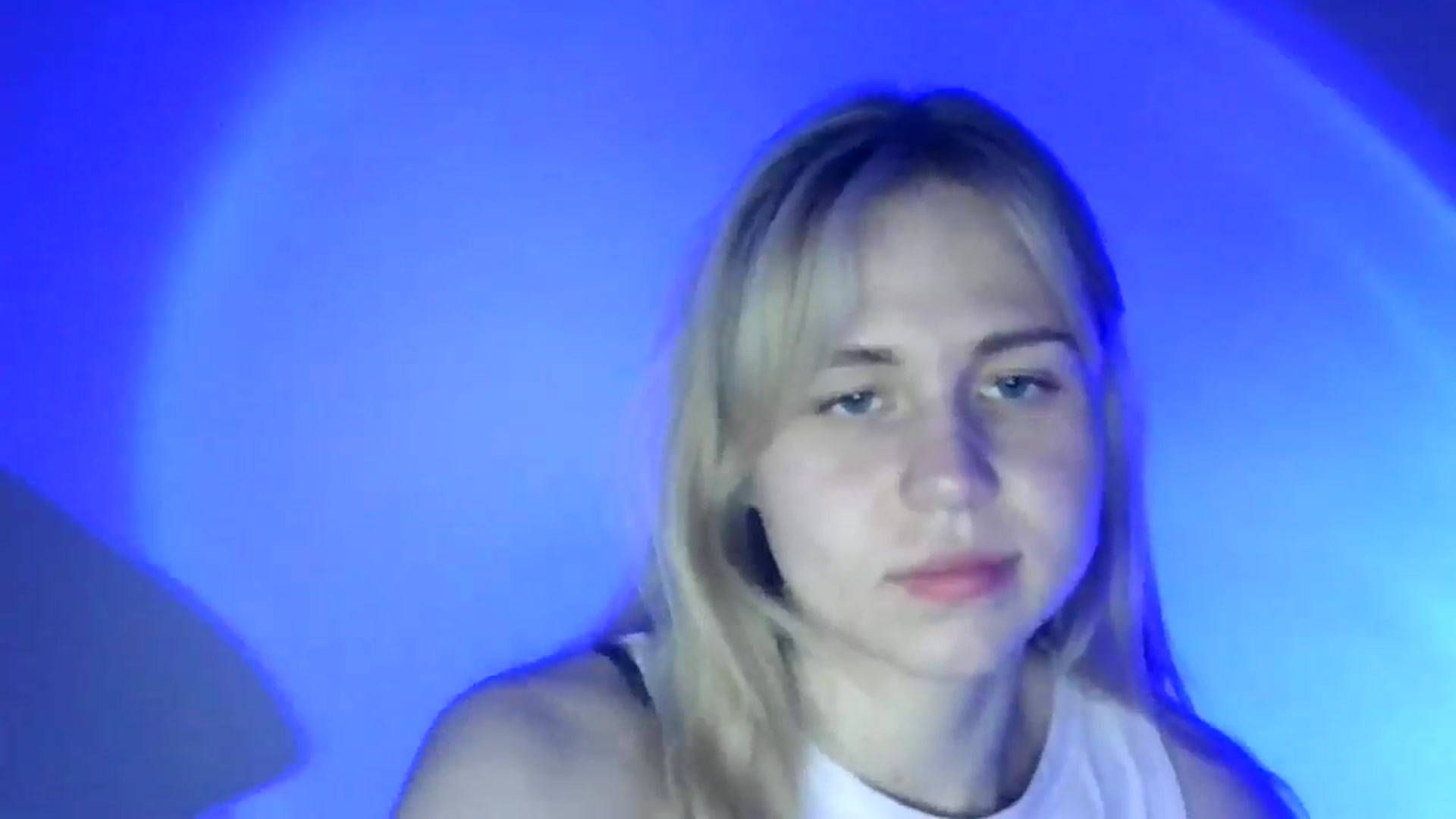 Gallery image thumbnail from Sweet_Lipsss_'s myfreecams stream on, 06/04/2025, 19:39 image 4 of 20