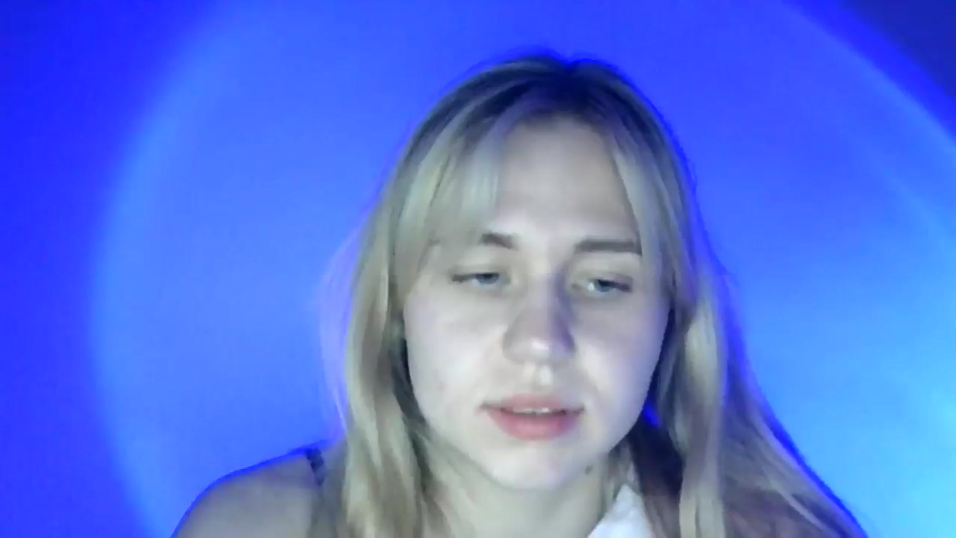 Gallery image thumbnail from Sweet_Lipsss_'s myfreecams stream on, 06/04/2025, 19:39 image 12 of 20