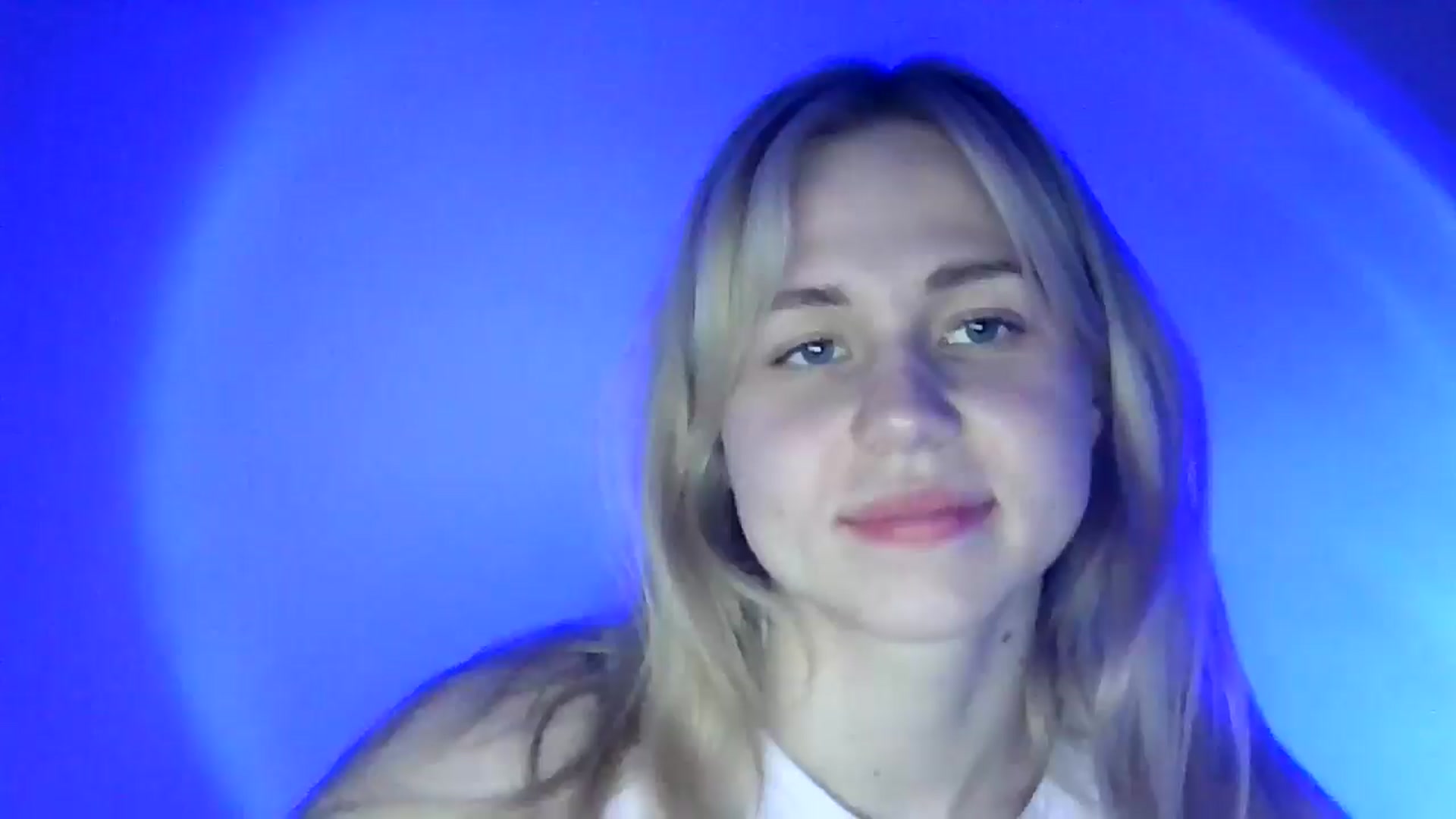 Gallery image thumbnail from Sweet_Lipsss_'s myfreecams stream on, 06/04/2025, 19:39 image 2 of 20