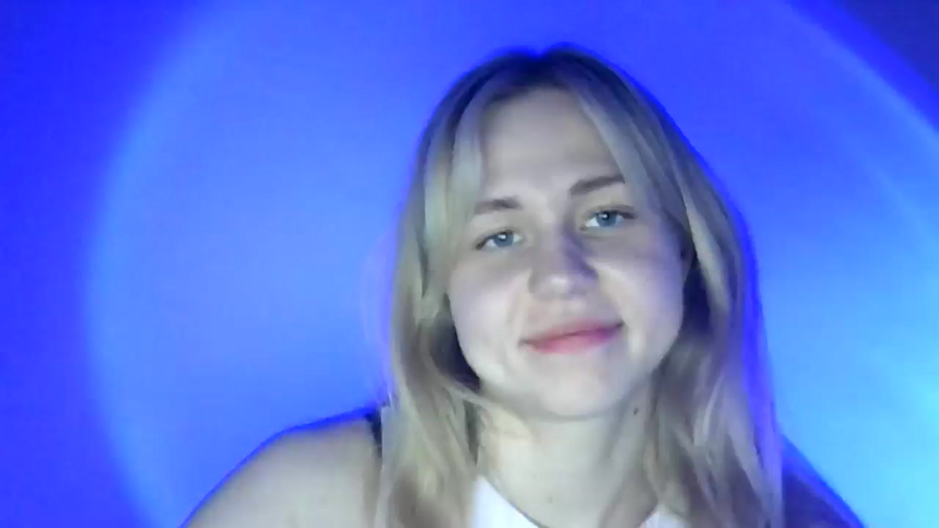 Gallery image thumbnail from Sweet_Lipsss_'s myfreecams stream on, 06/04/2025, 19:39 image 3 of 20