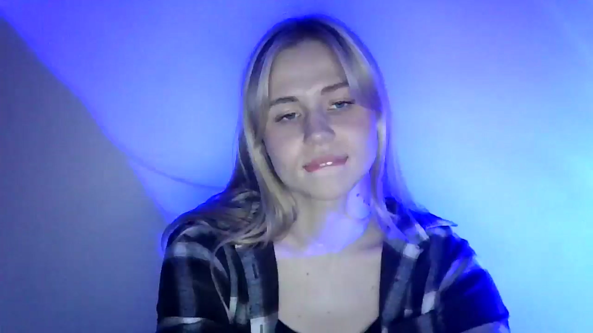 Gallery image thumbnail from Sweet_Lipsss_'s myfreecams stream on, 06/17/2025, 18:38 image 7 of 20