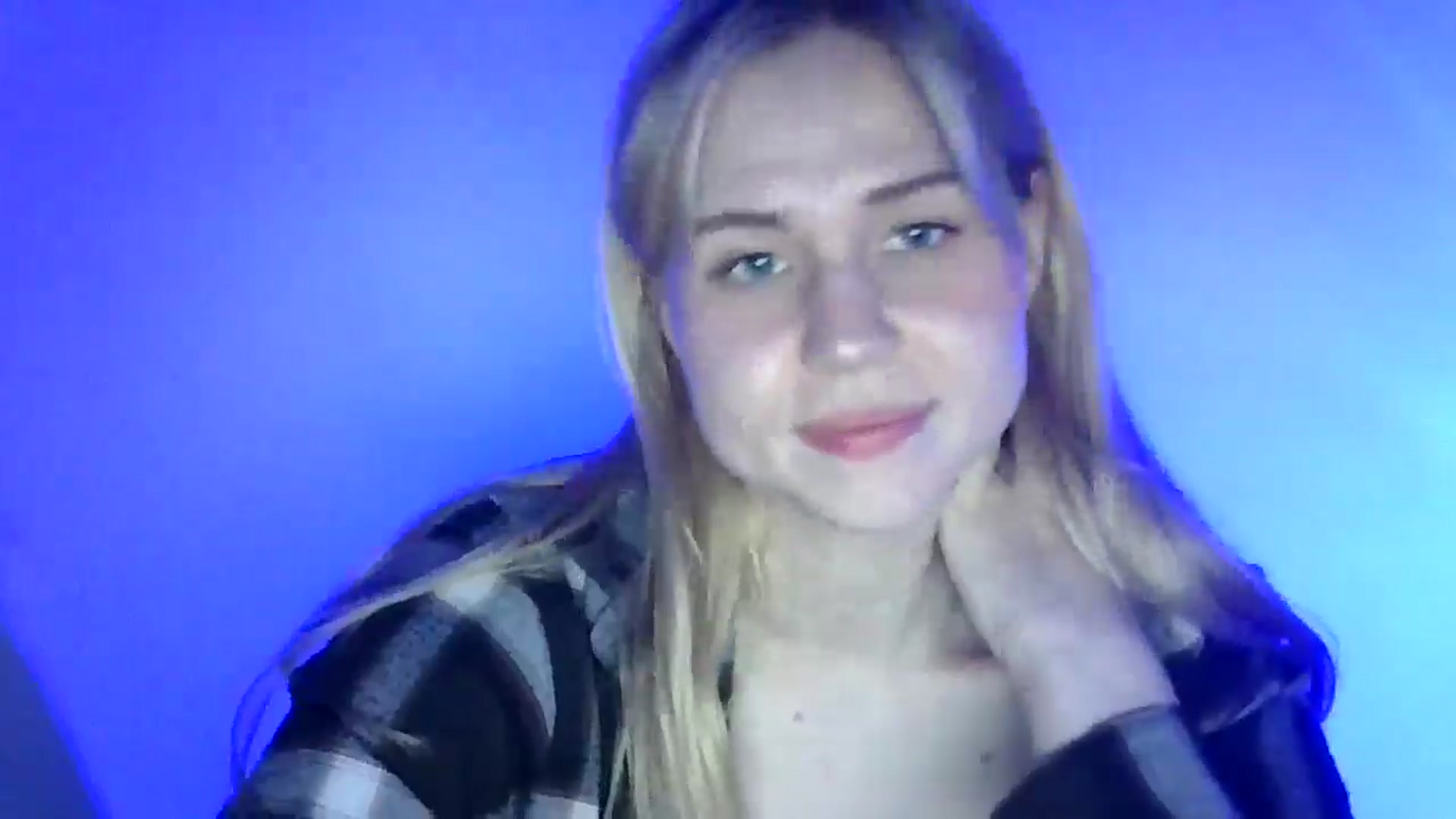 Gallery image thumbnail from Sweet_Lipsss_'s myfreecams stream on, 06/17/2025, 18:38 image 4 of 20