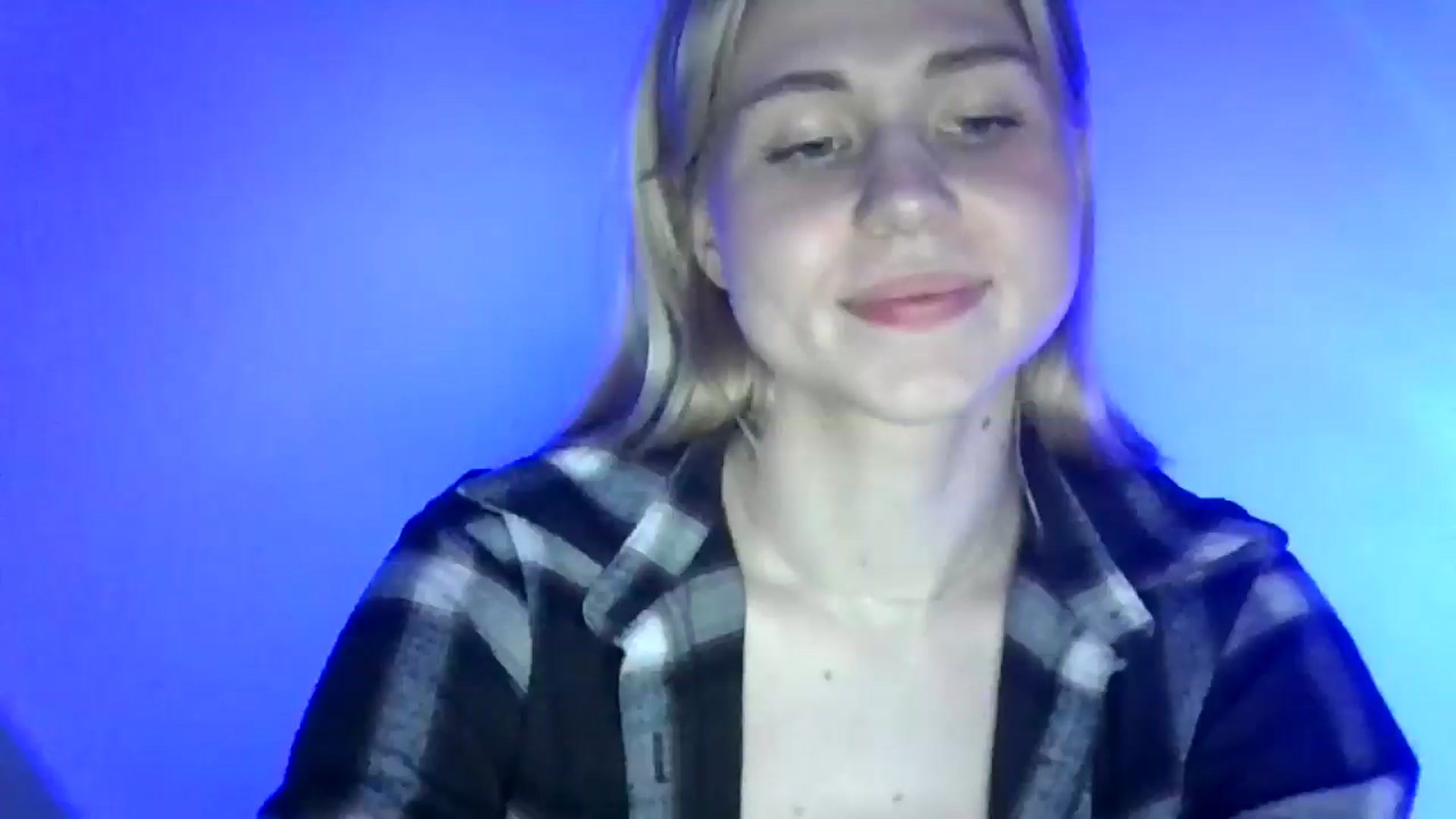 Gallery image thumbnail from Sweet_Lipsss_'s myfreecams stream on, 06/17/2025, 18:38 image 10 of 20